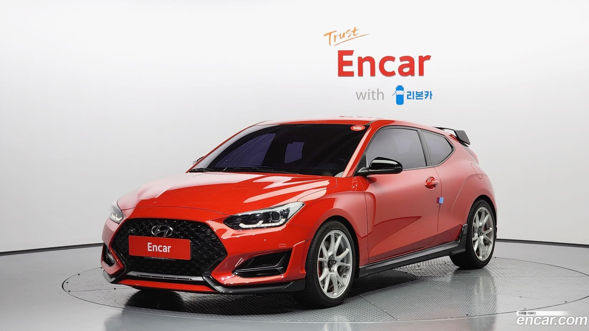 Main__Slider__Photo:Veloster Hyundai 2018.8-0