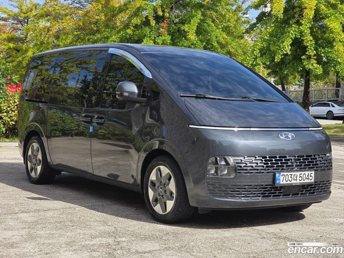 Main__Slider__Photo:Staria Hyundai 2022.5-0