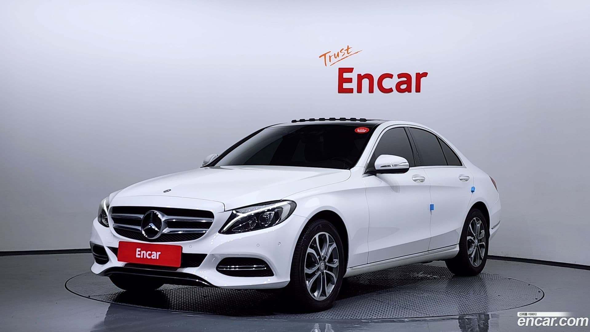 Main__Slider__Photo:C-Class Mercedes-Benz 2015.0-0