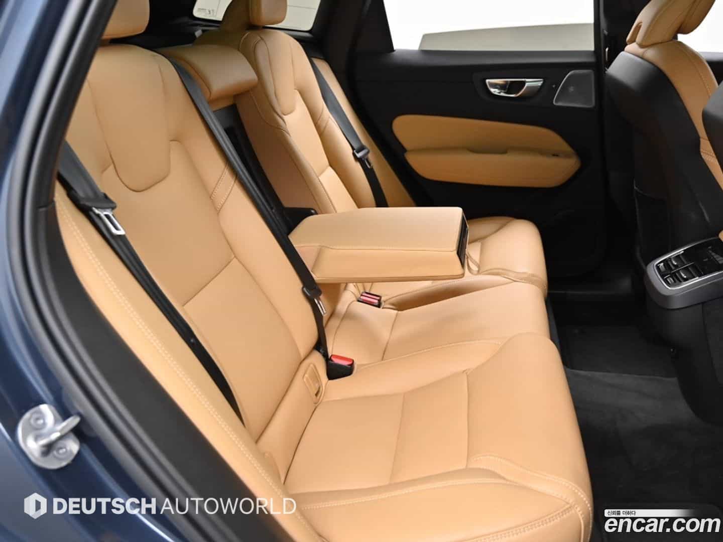 XC60 Volvo 2023.8-OPTION-016