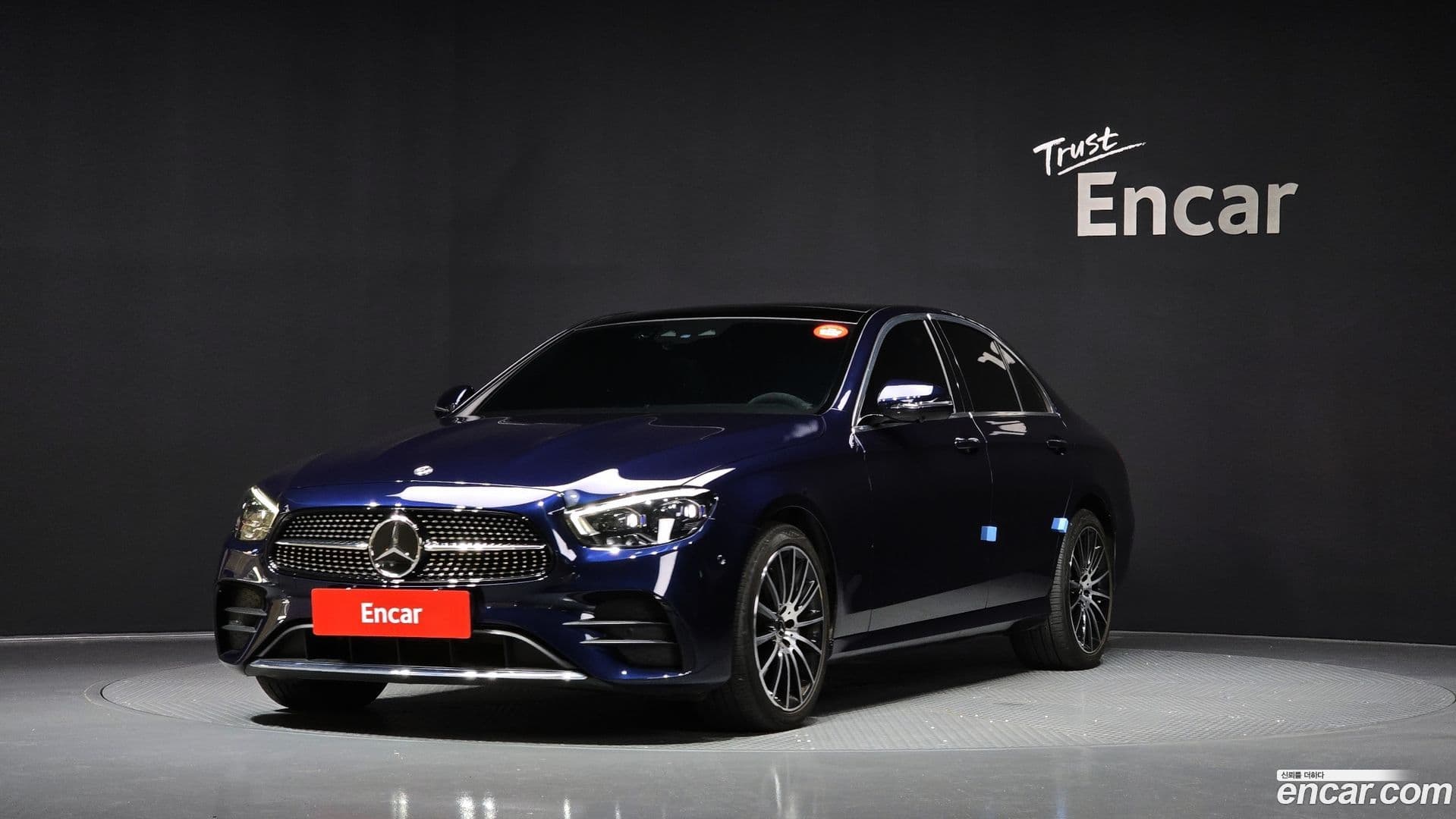 Main__Slider__Photo:E-Class Mercedes-Benz 2020.10-0
