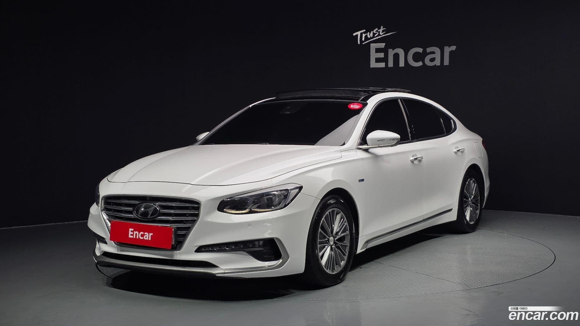 Main__Slider__Photo:Grandeur Hyundai 2018.3-0