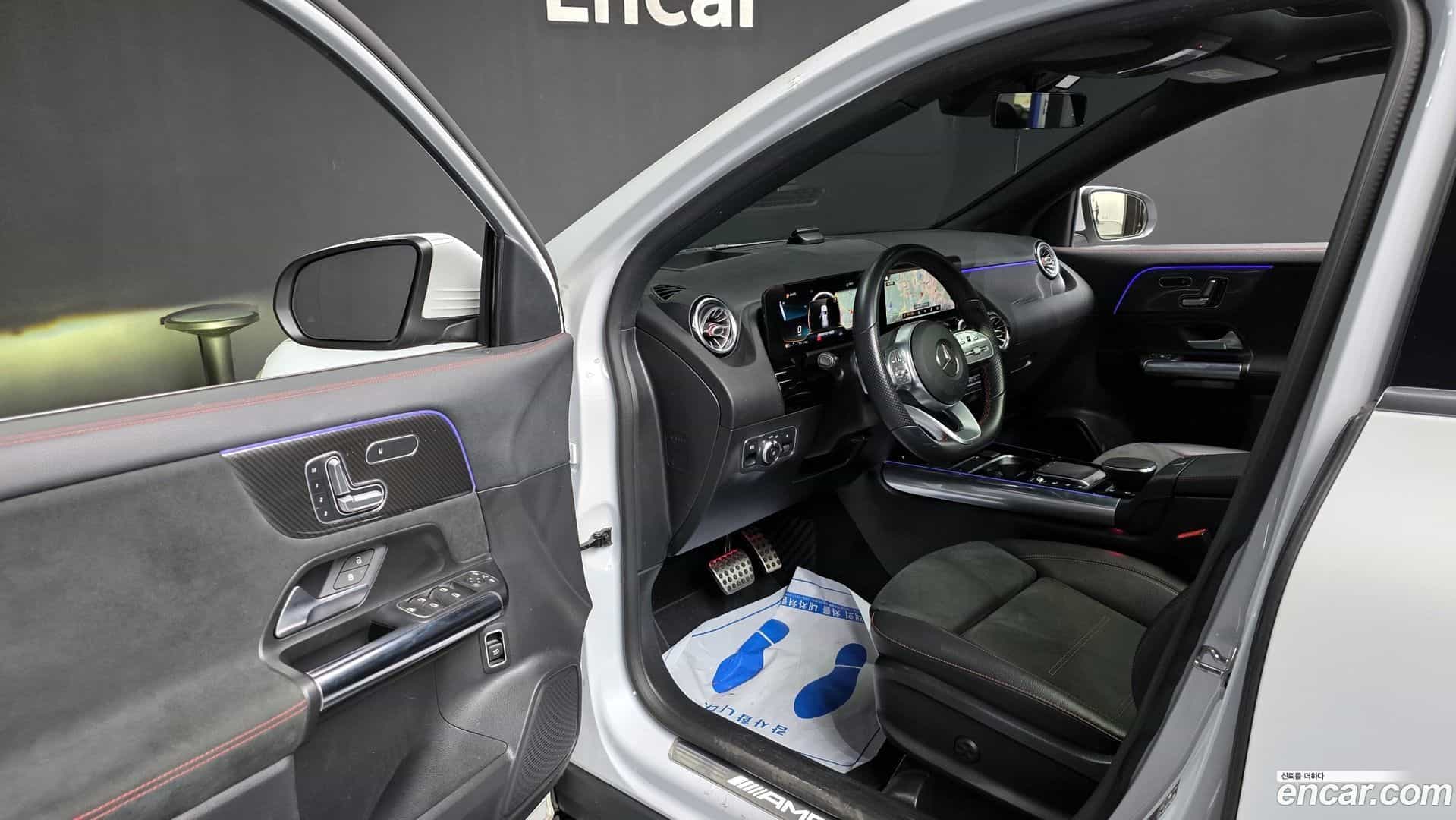 GLA-Class Mercedes-Benz 2021.9-INNER-010