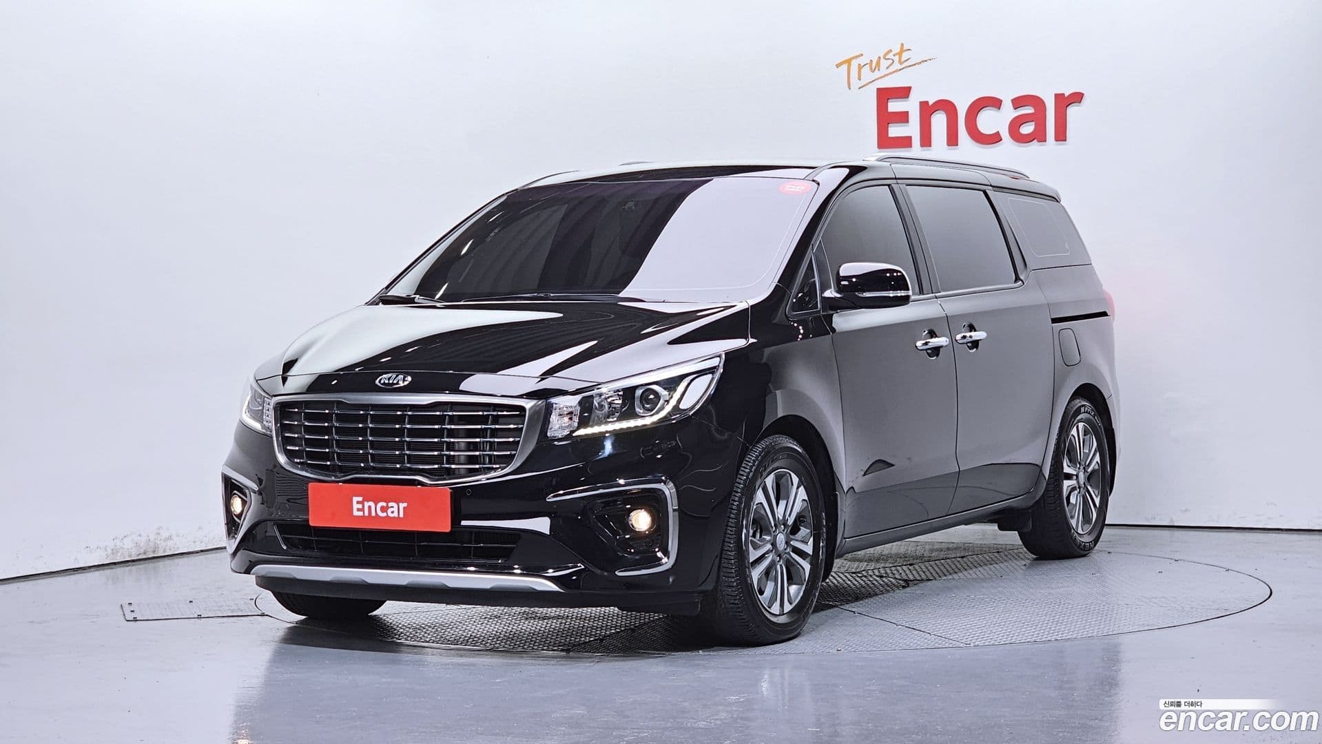 Main__Slider__Photo:Canival Kia 2019.5-0