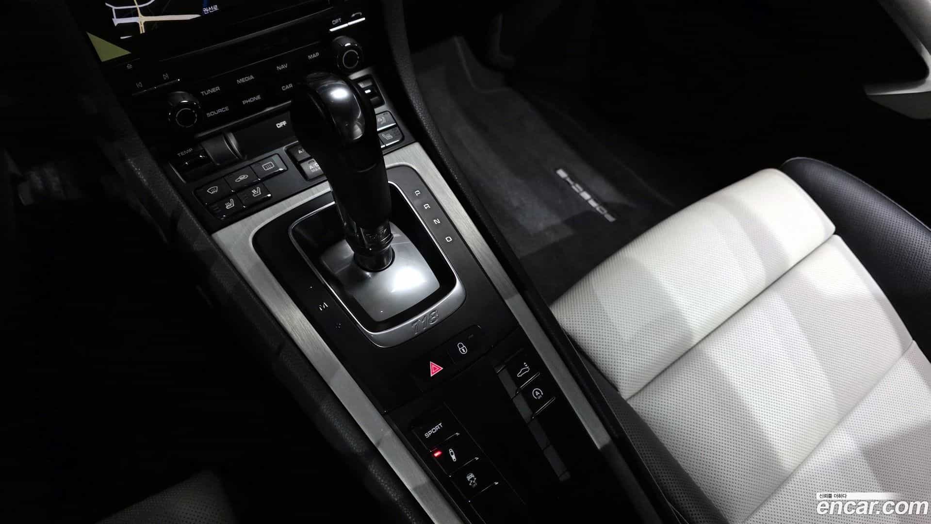 718 Porsche 2017.9-INNER-009