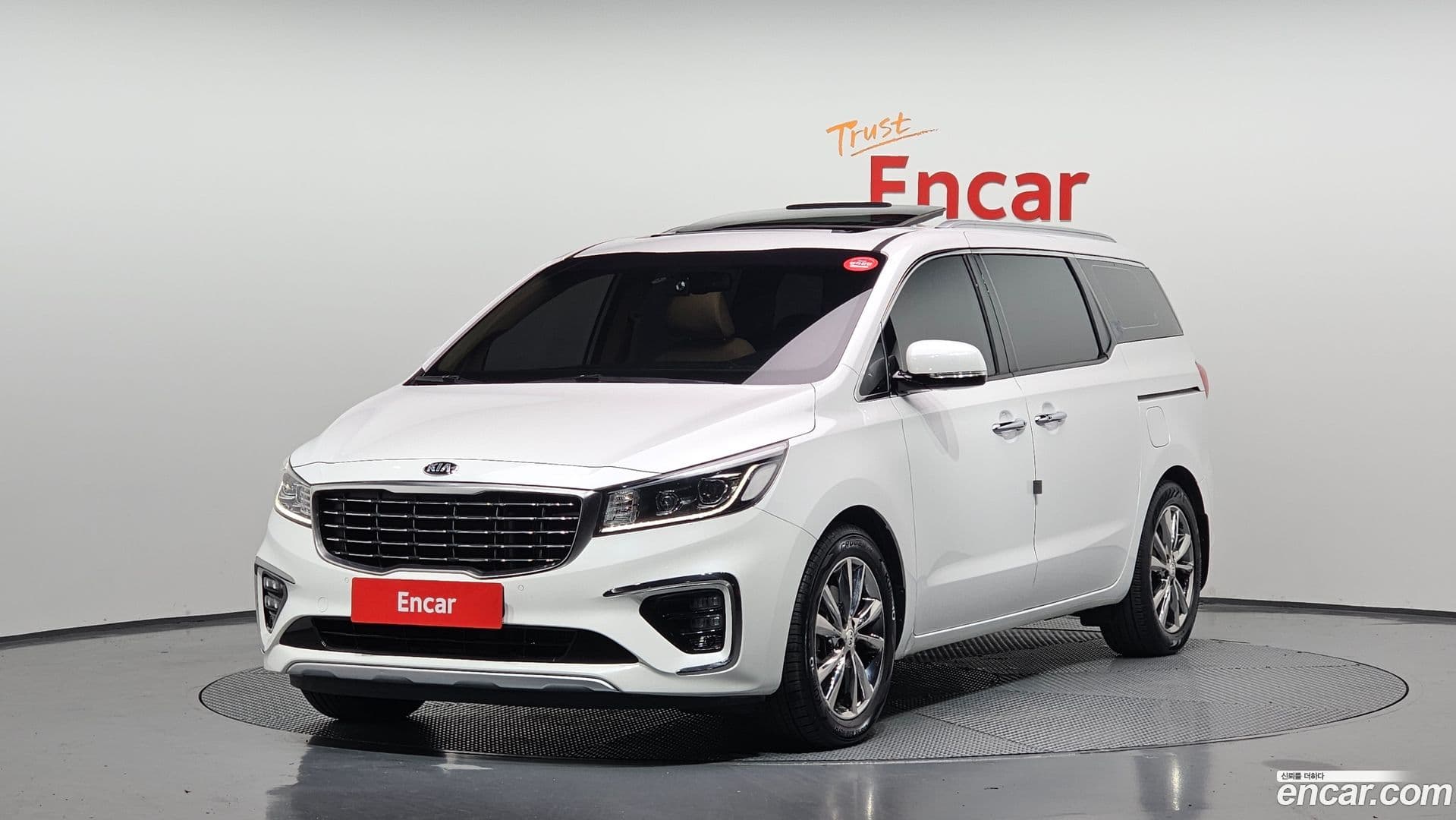 Main__Slider__Photo:Canival Kia 2018.3-0