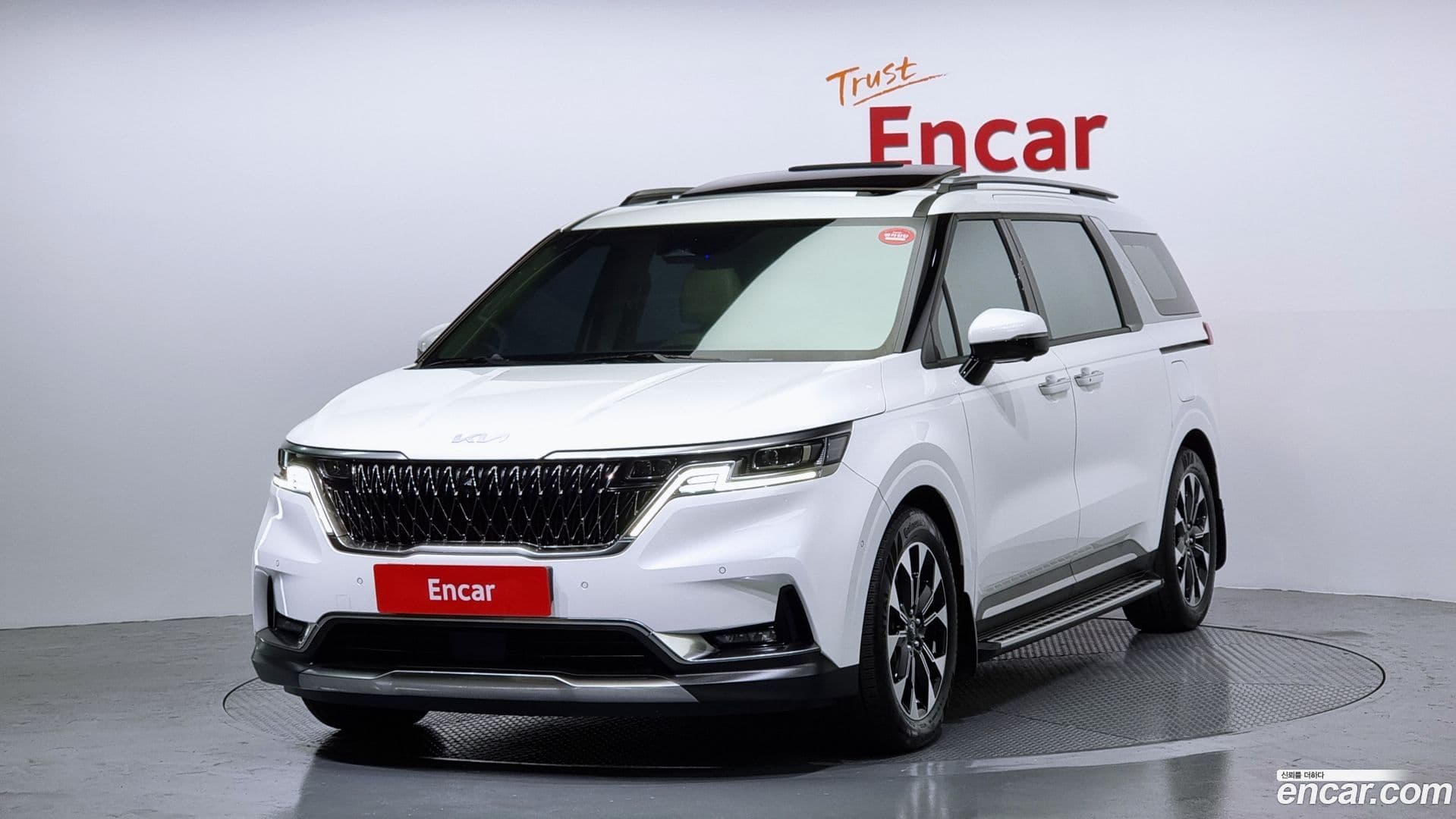 Main__Slider__Photo:Canival Kia 2023.8-0