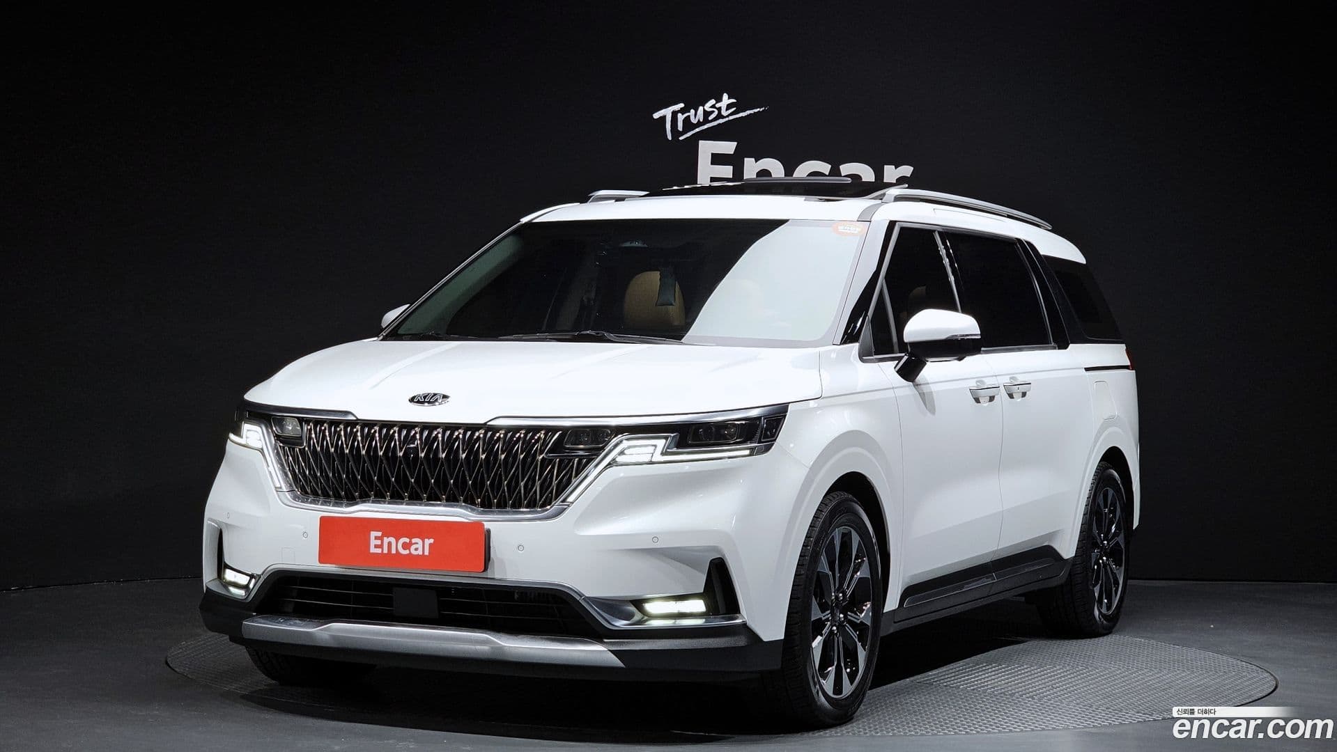 Main__Slider__Photo:Canival Kia 2020.10-0