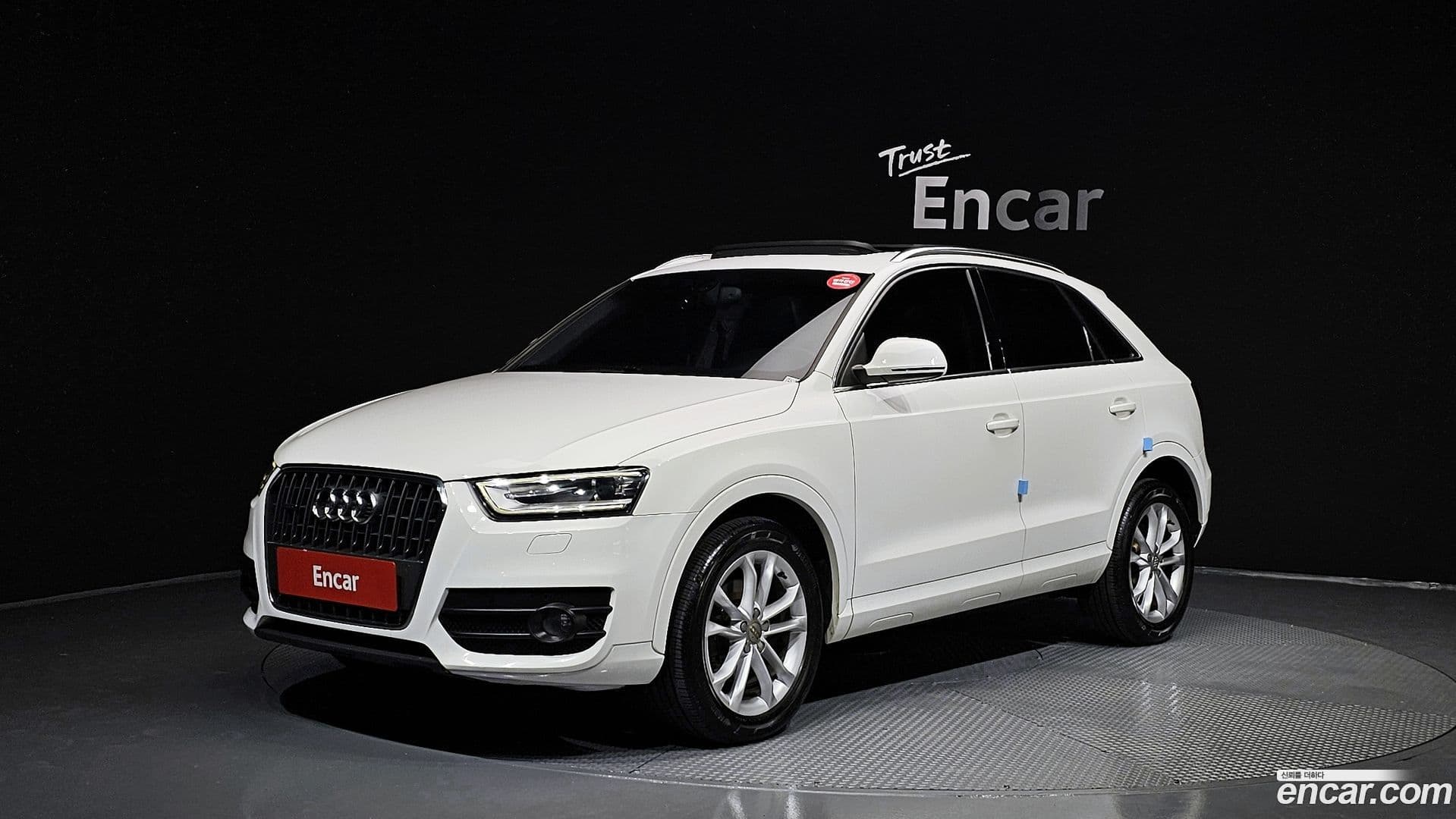 Main__Slider__Photo:Q3 Audi 2015.1-0