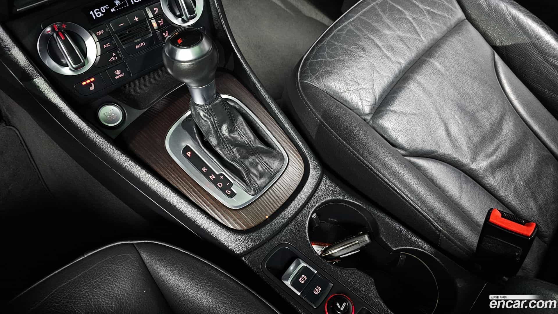 Q3 Audi 2015.1-INNER-009