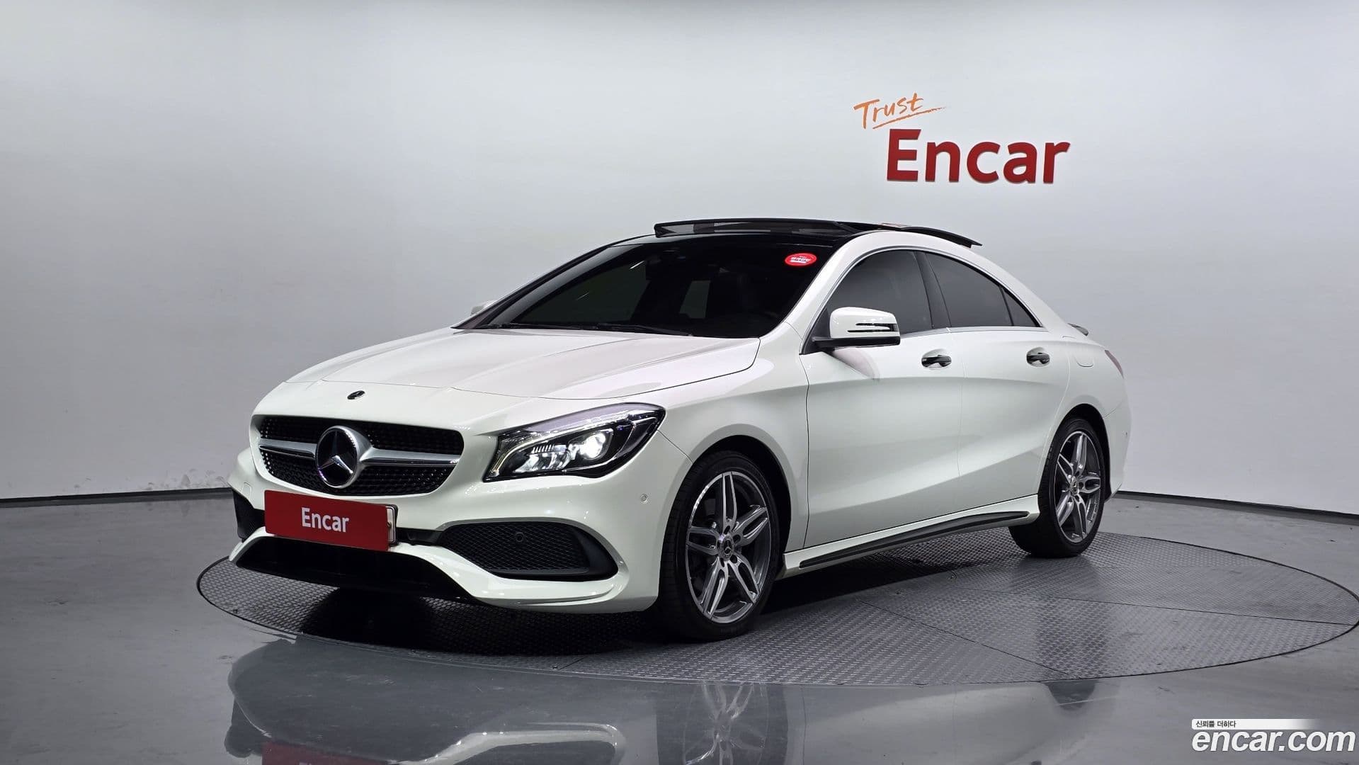 Main__Slider__Photo:CLA-Class Mercedes-Benz 2018.0-0