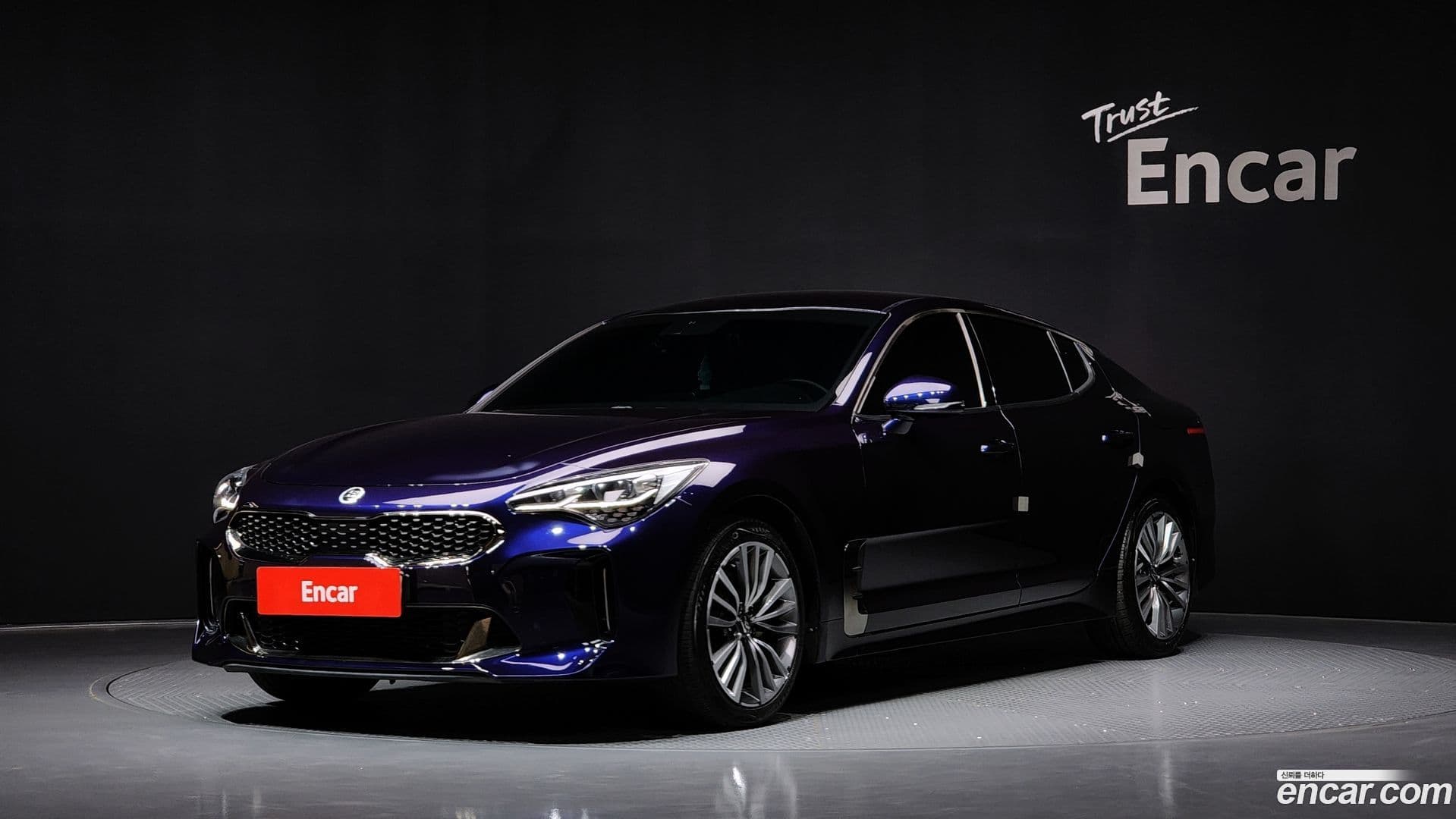 Main__Slider__Photo:Stinger Kia 2018.10-0