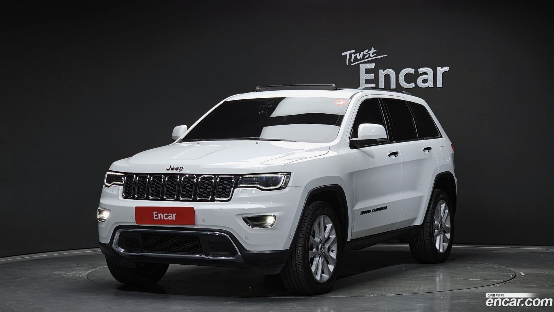 Main__Slider__Photo:Cherokee Jeep 2016.11-0