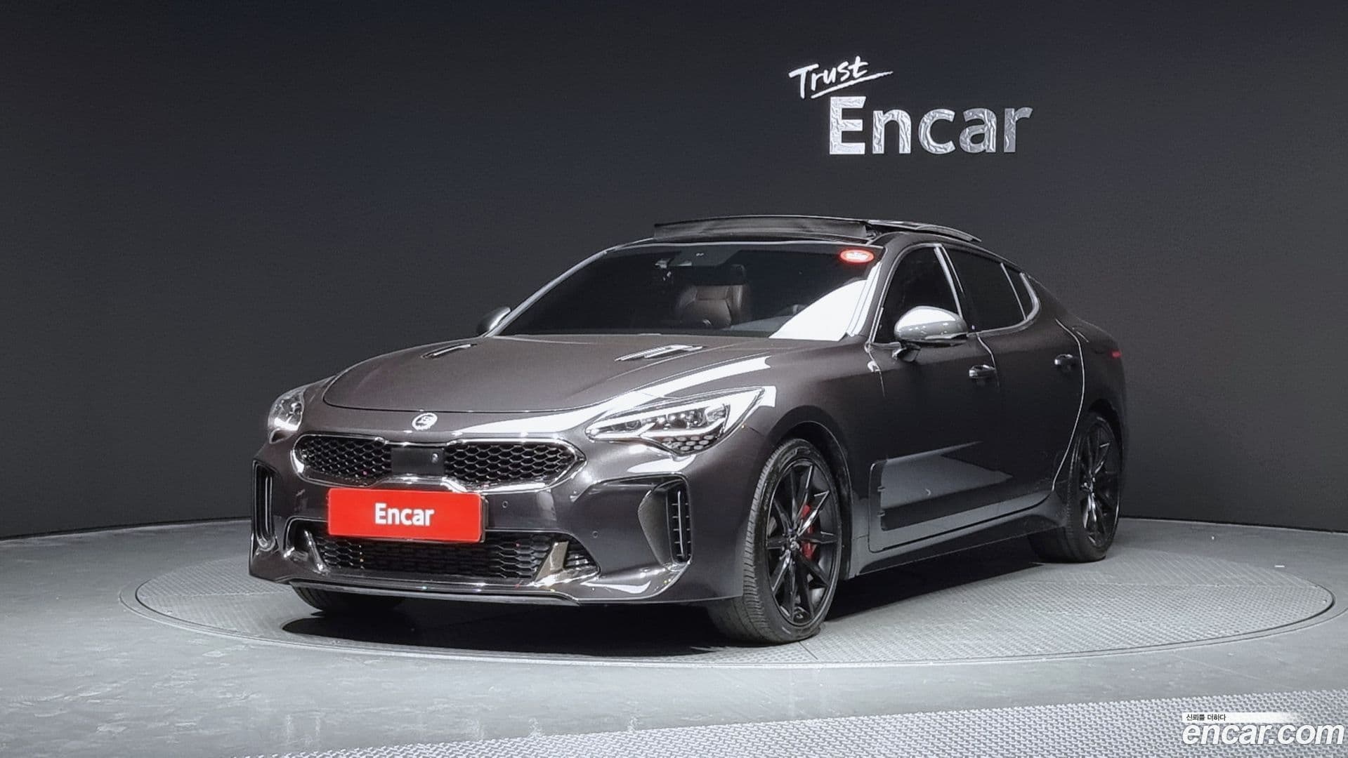 Main__Slider__Photo:Stinger Kia 2017.4-0