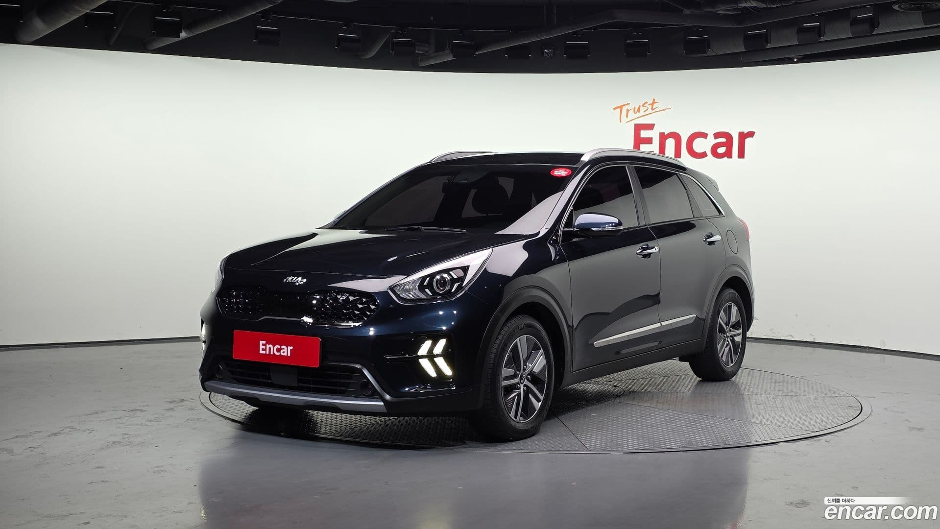 Main__Slider__Photo:Niro Kia 2020.8-0