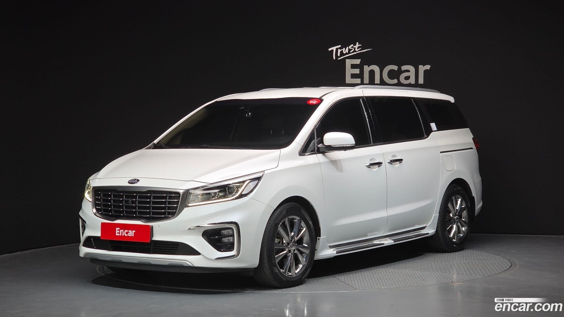 Main__Slider__Photo:Canival Kia 2019.0-0
