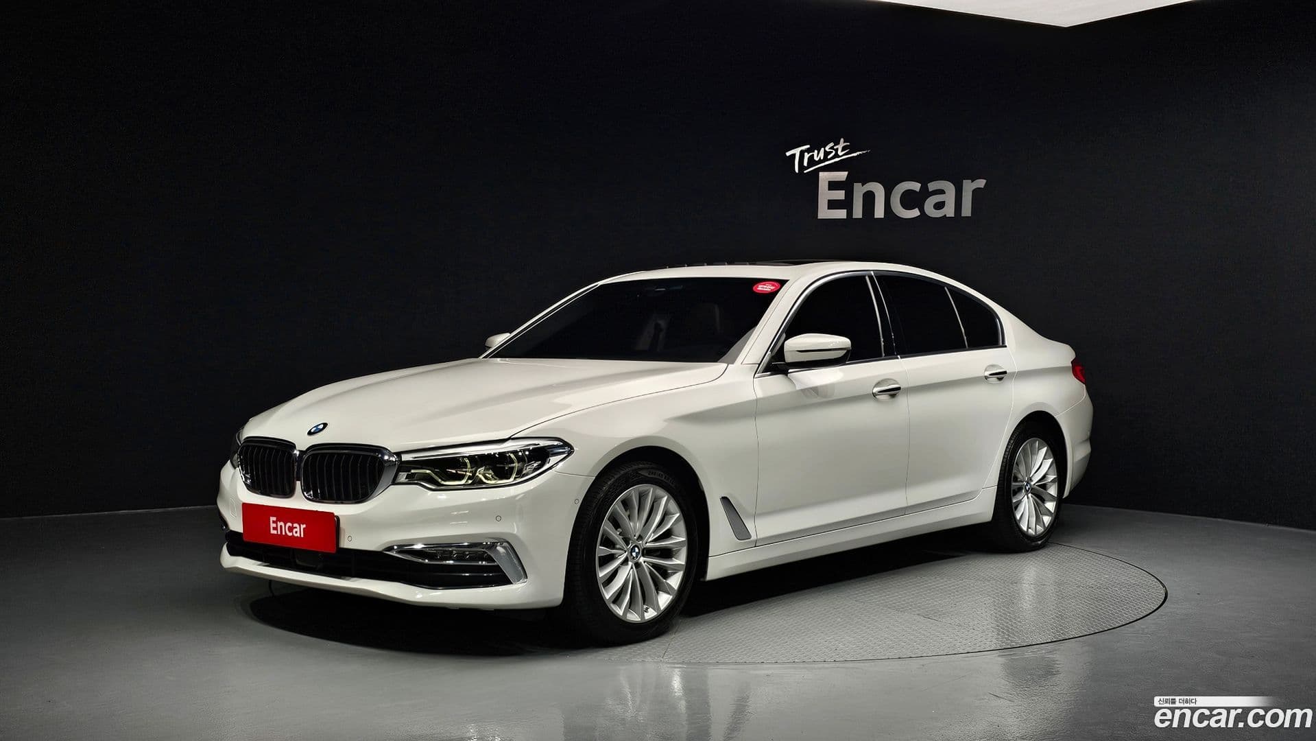 Main__Slider__Photo:5-Series BMW 2018.4-0