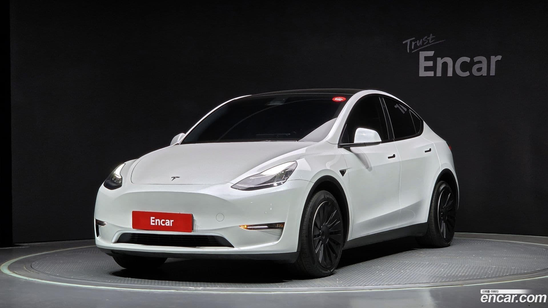 Main__Slider__Photo:Model Y Tesla 2022.7-0