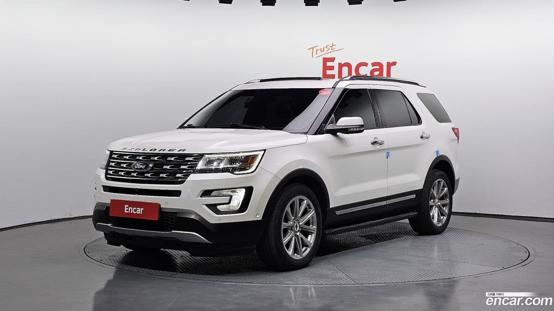 Main__Slider__Photo:Explorer Ford 2017.0-0
