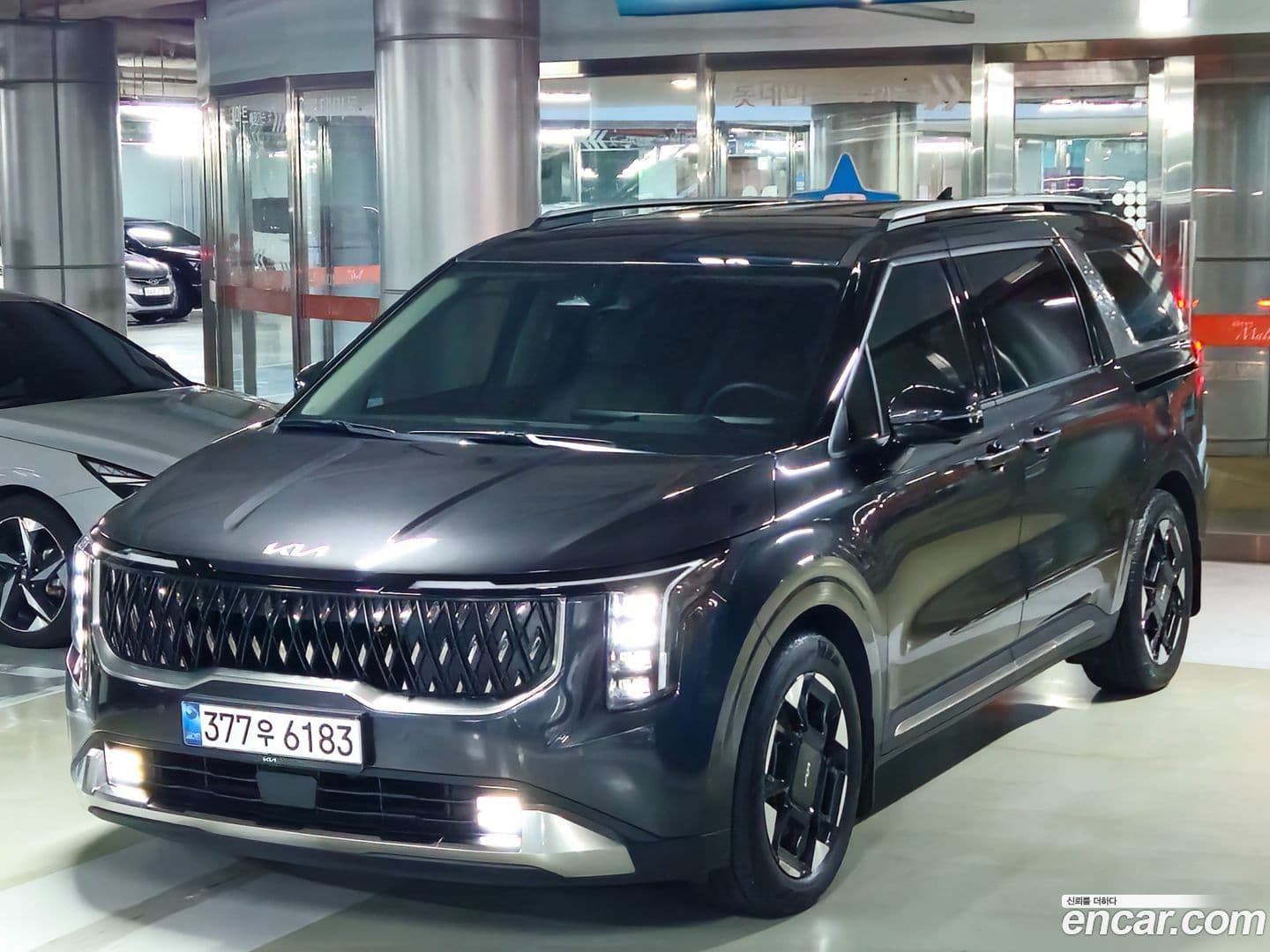 Main__Slider__Photo:Canival Kia 2024.6-0