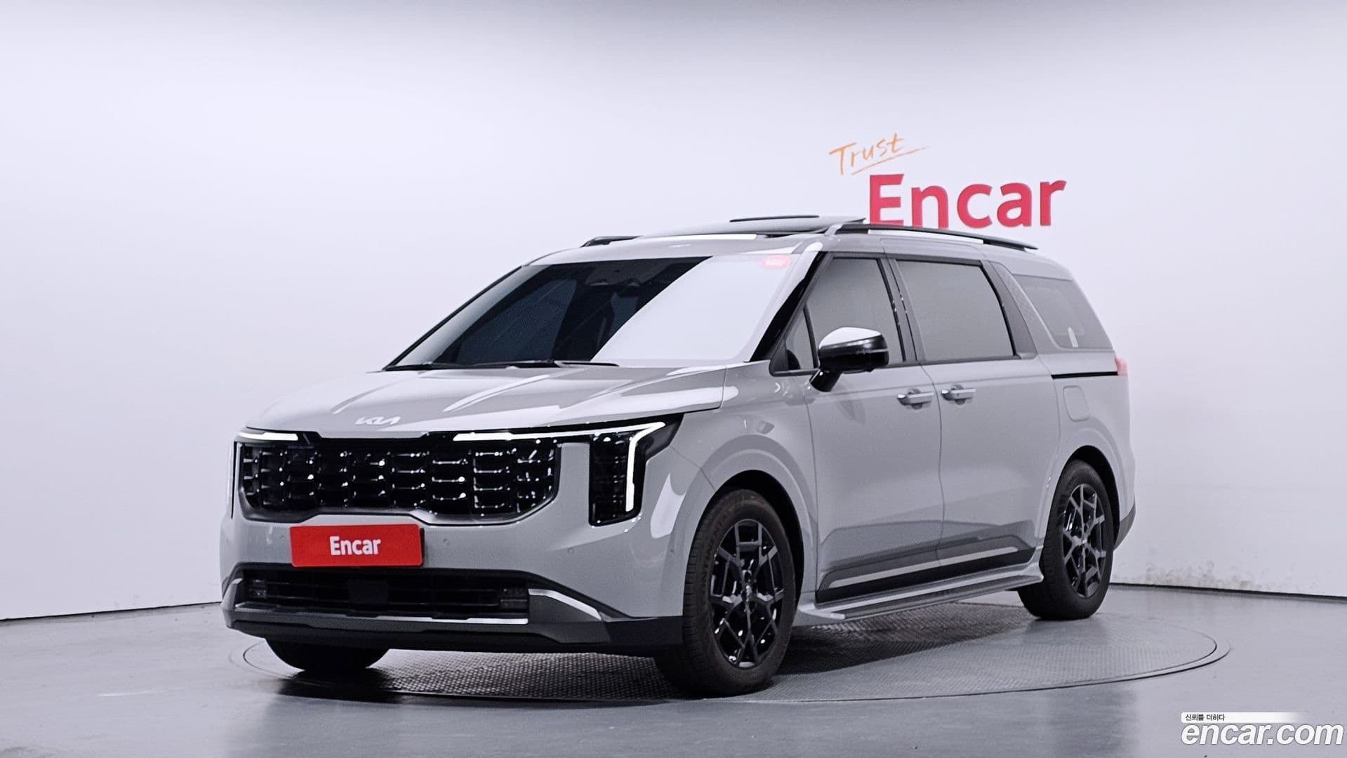 Main__Slider__Photo:Canival Kia 2025.6-0