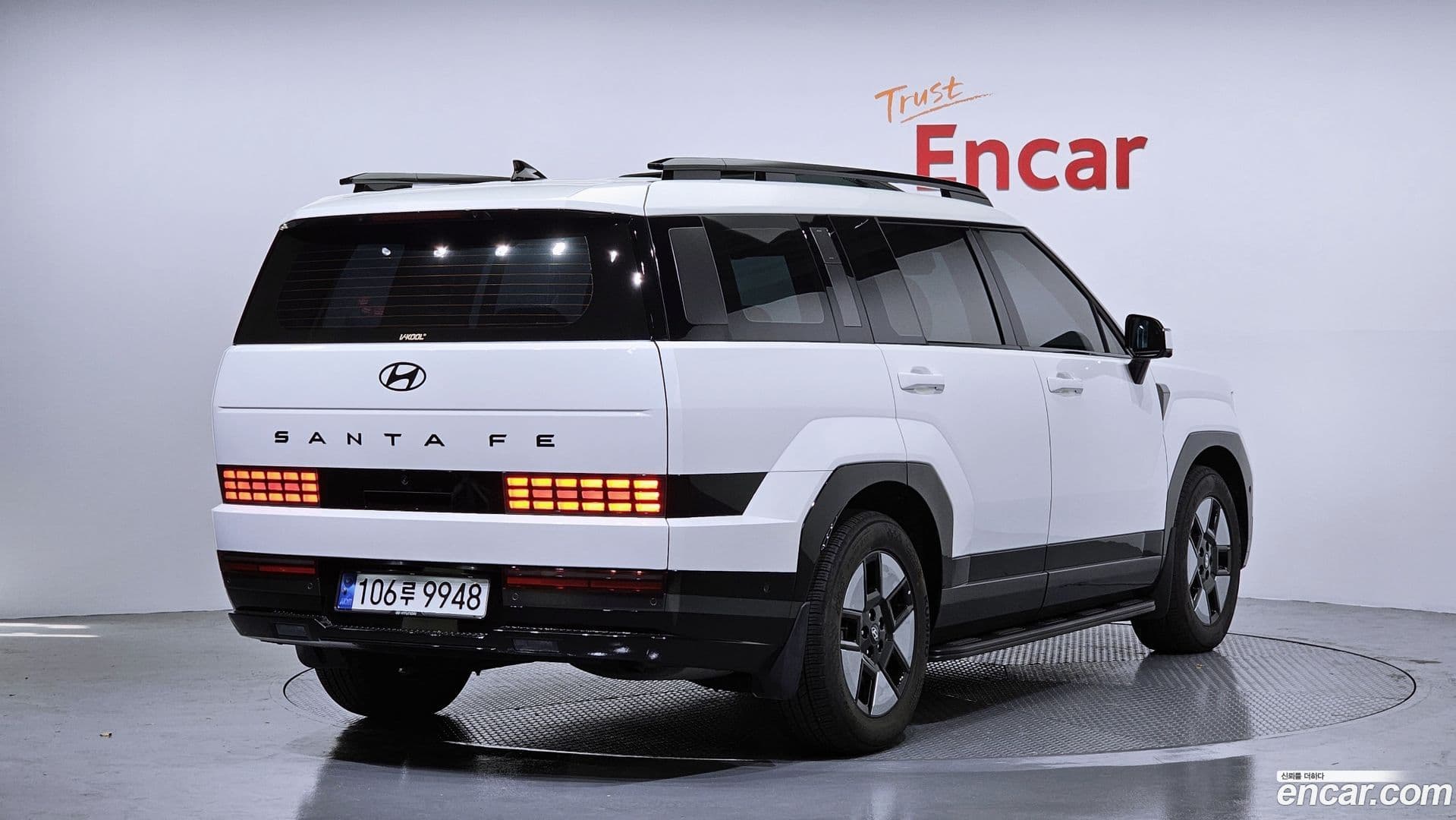 Main__Slider__Photo:Santafe Hyundai 2024.1-0