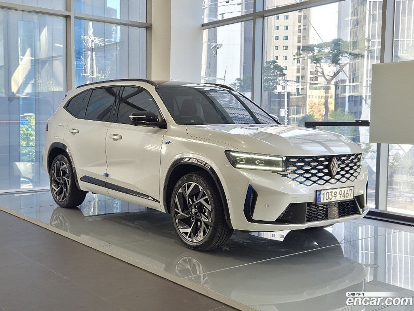 Main__Slider__Photo:Grand Koleos Renault Korea 2024.10-0
