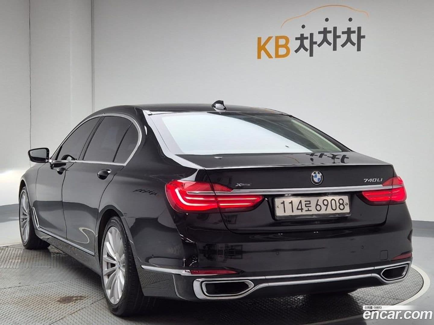 Main__Slider__Photo:7-Series BMW 2016.8-0