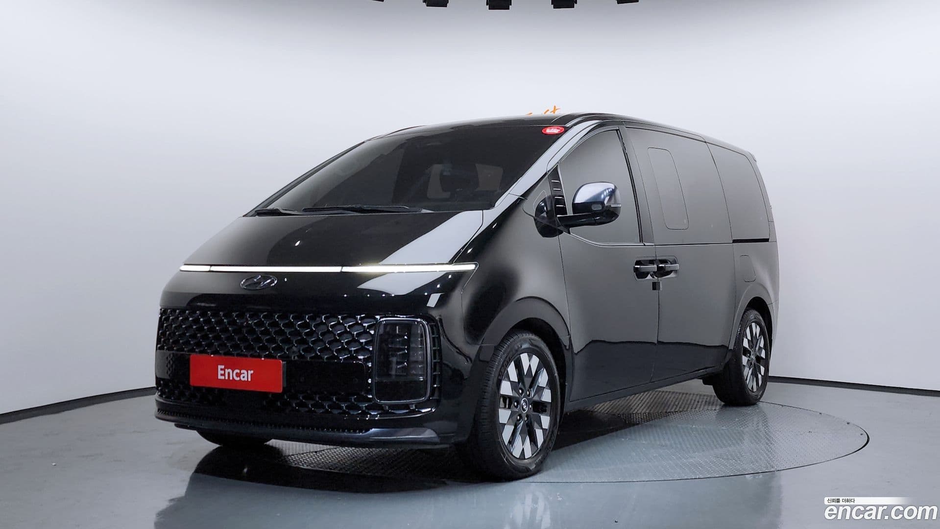 Main__Slider__Photo:Staria Hyundai 2021.9-0