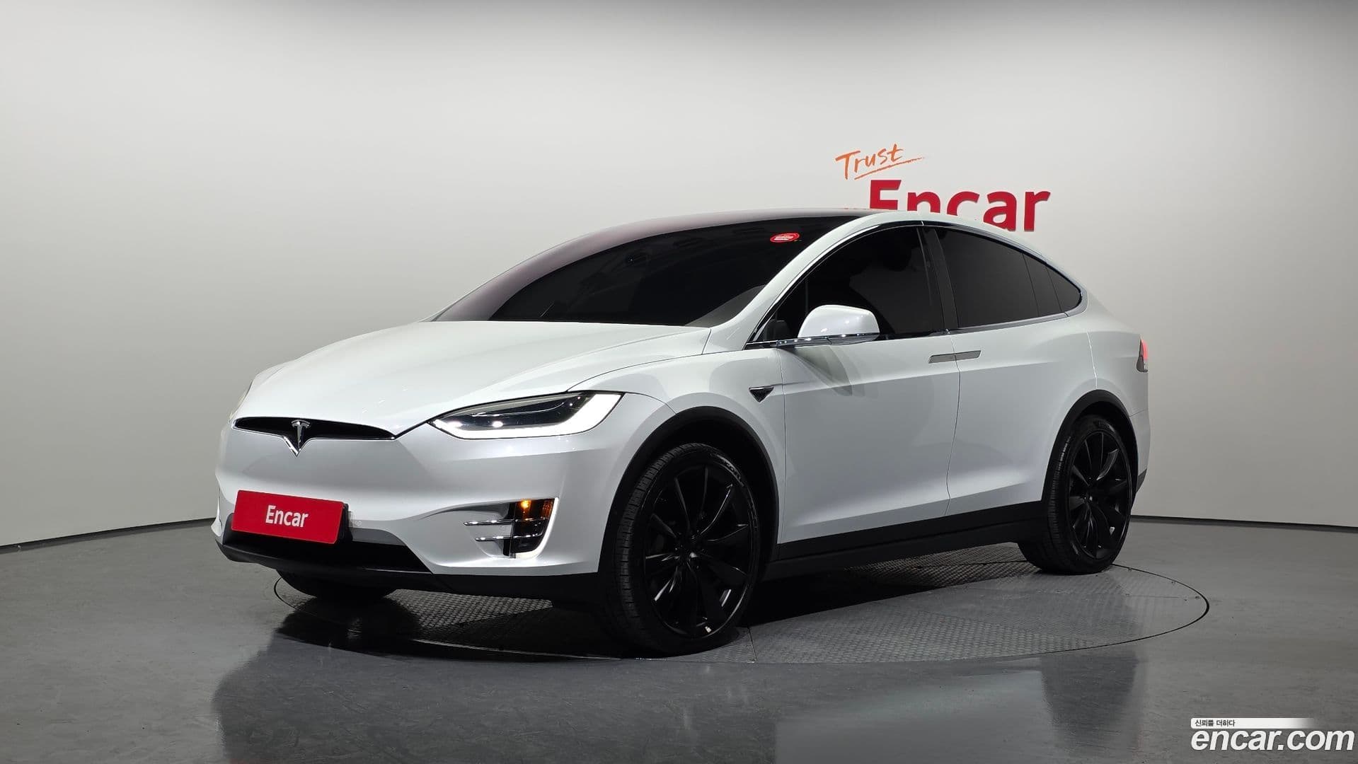 Main__Slider__Photo:Model X Tesla 2020.7-0
