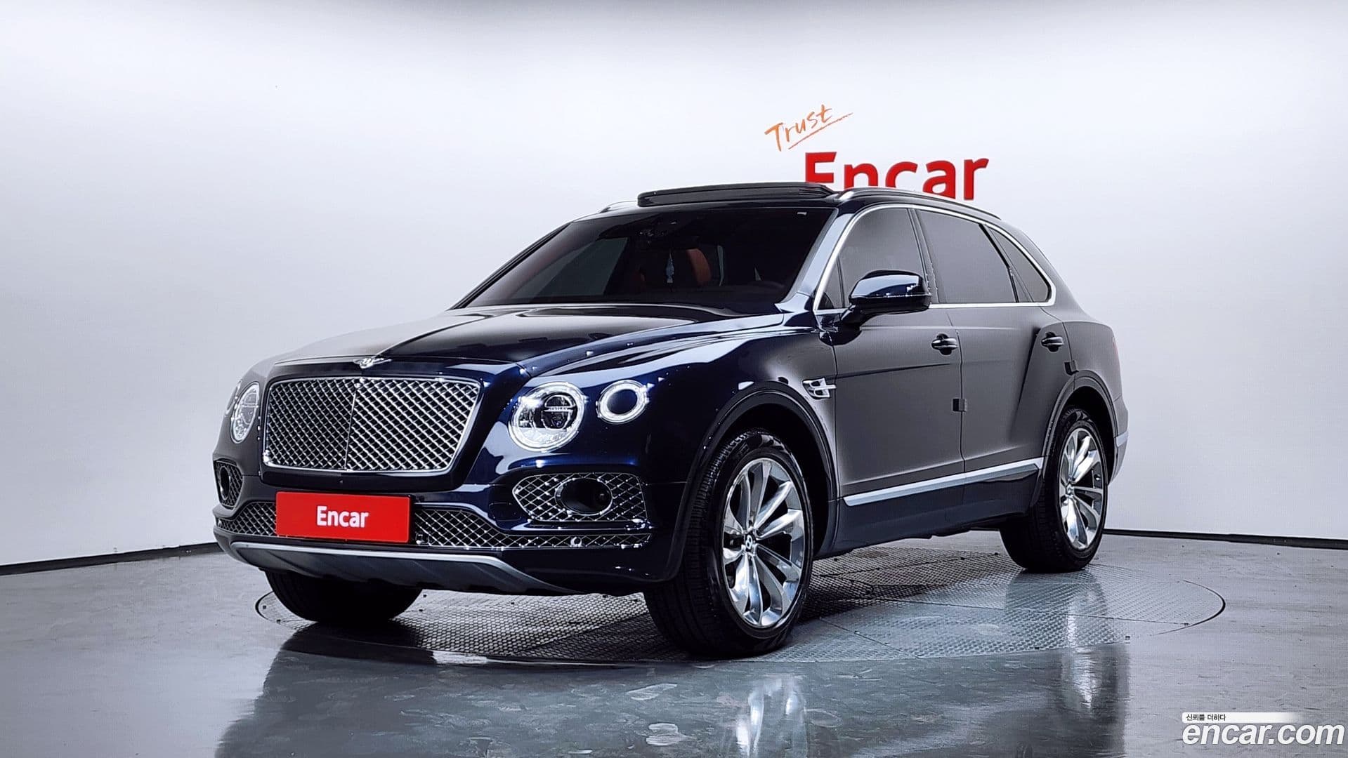 Main__Slider__Photo:Bentayga Bentley 2017.11-0