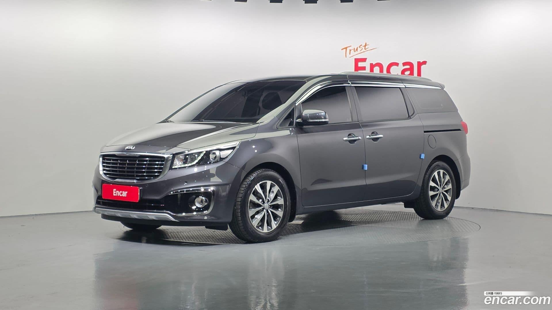 Main__Slider__Photo:Canival Kia 2017.11-0