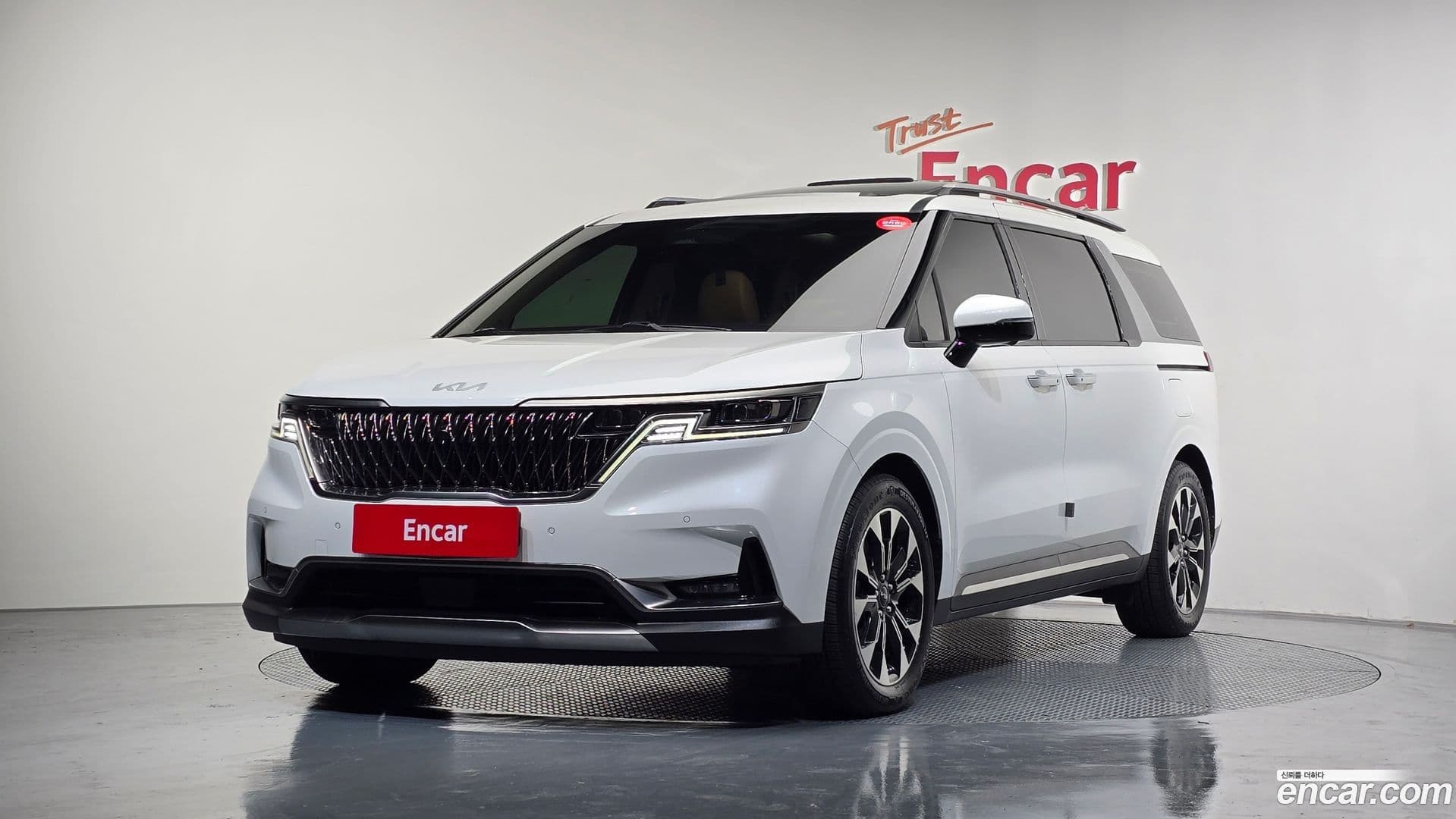 Main__Slider__Photo:Canival Kia 2023.0-0
