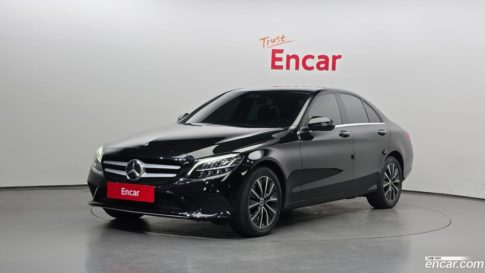 Main__Slider__Photo:C-Class Mercedes-Benz 2020.3-0