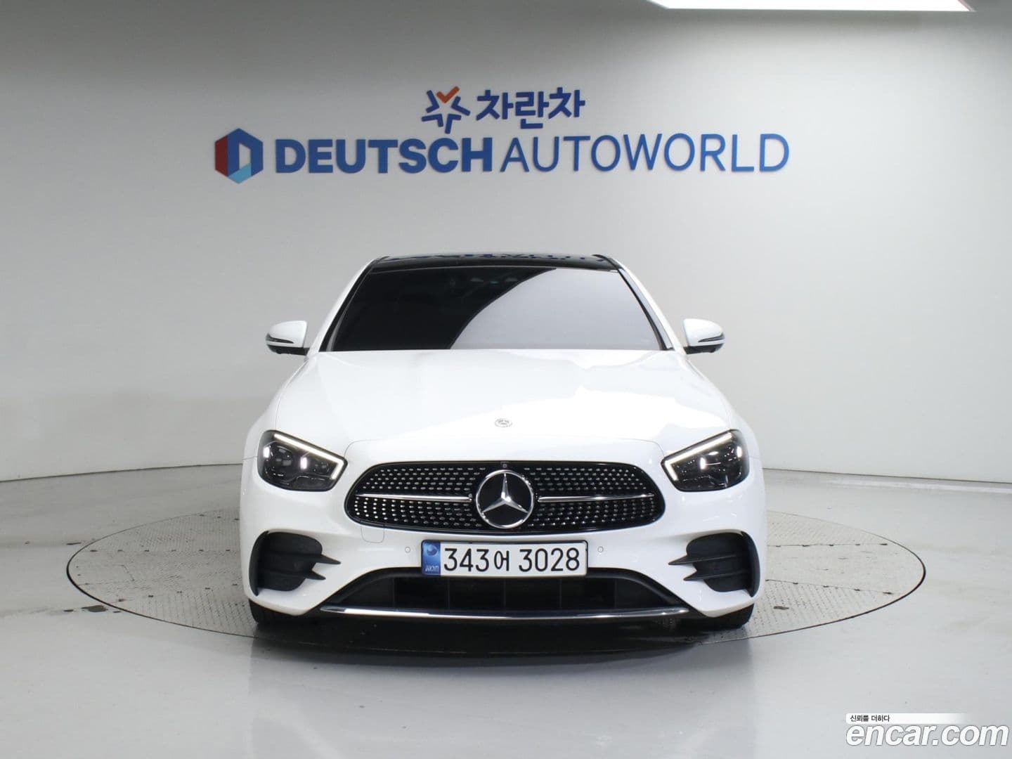 Main__Slider__Photo:E-Class Mercedes-Benz 2020.10-0