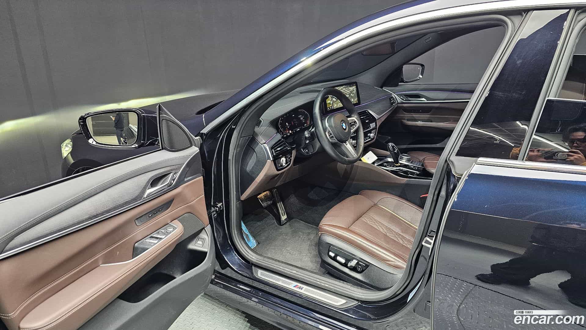 Gran Turismo BMW 2022.0-INNER-010