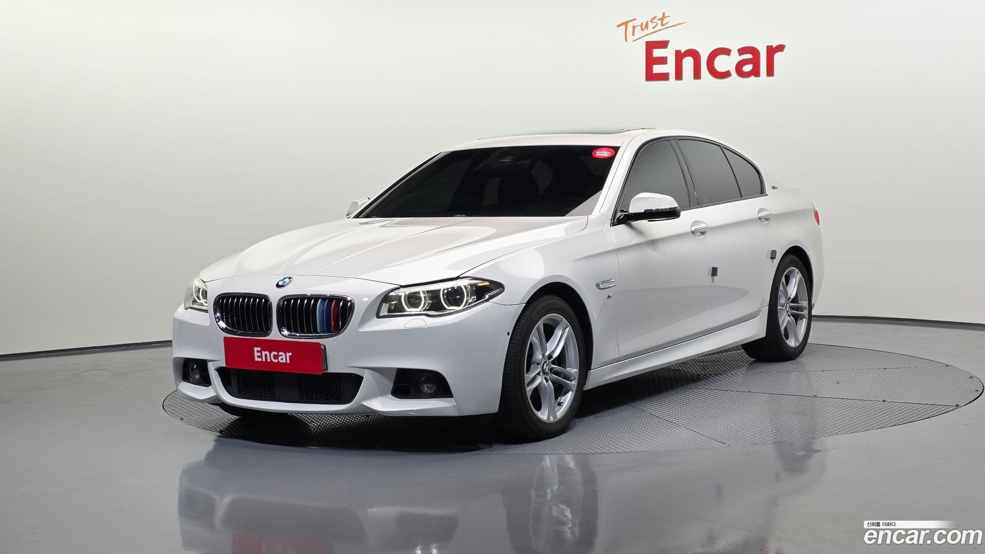 Main__Slider__Photo:5-Series BMW 2016.6-0