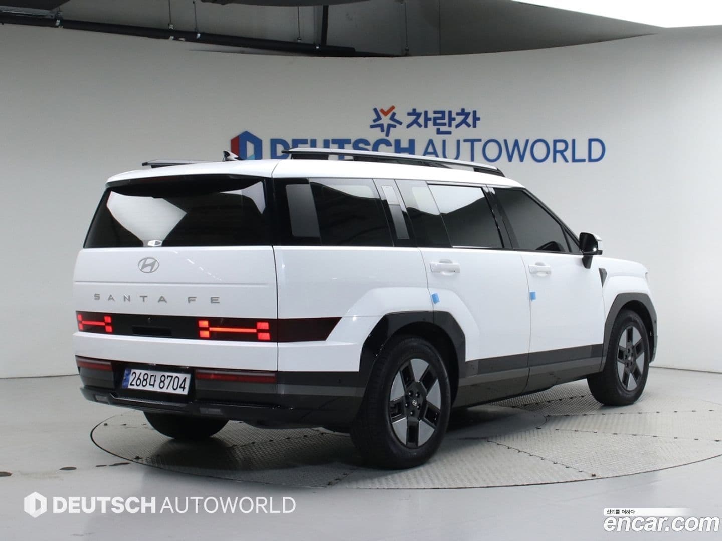 Main__Slider__Photo:Santafe Hyundai 2024.4-0