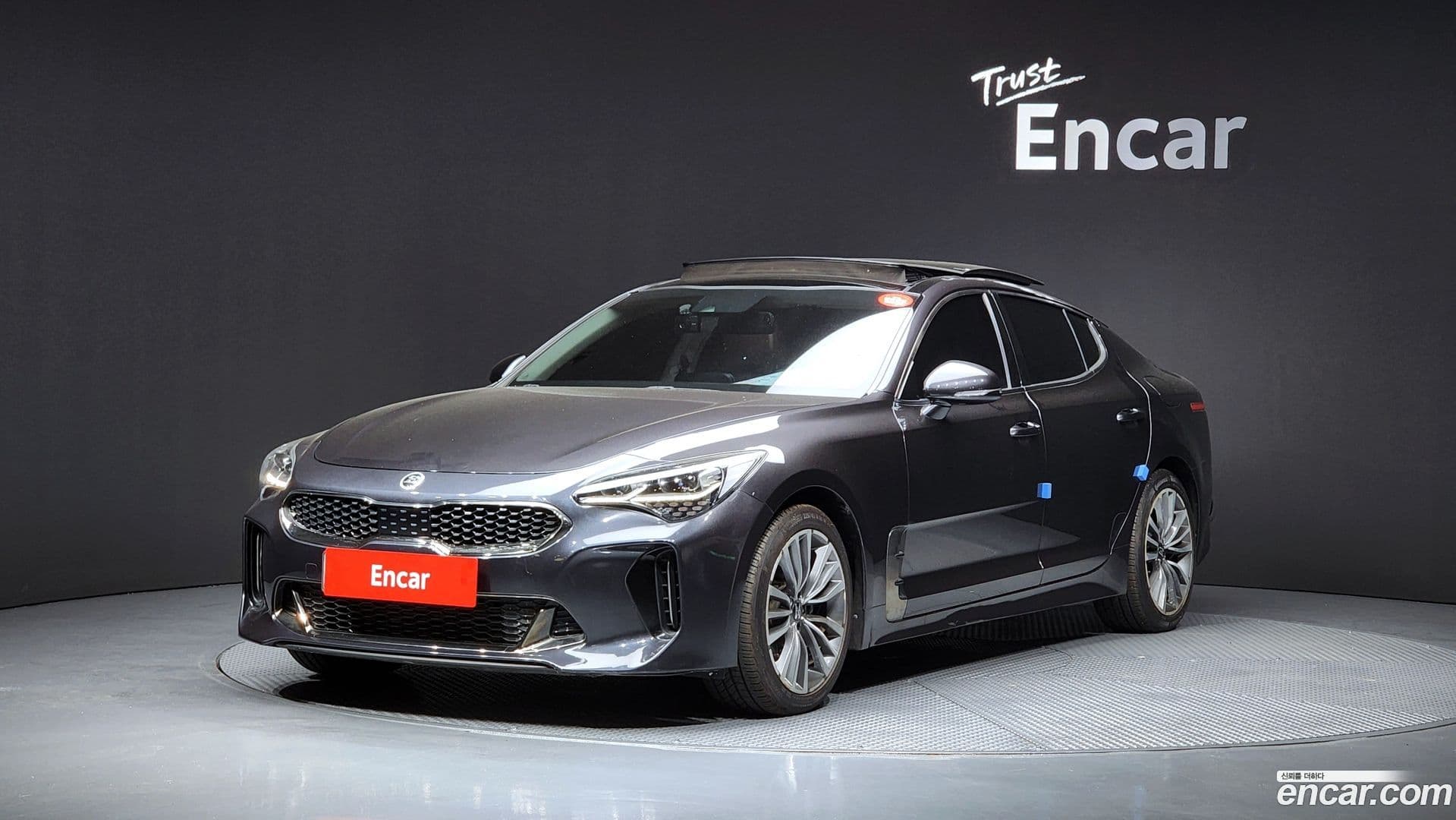 Main__Slider__Photo:Stinger Kia 2017.5-0