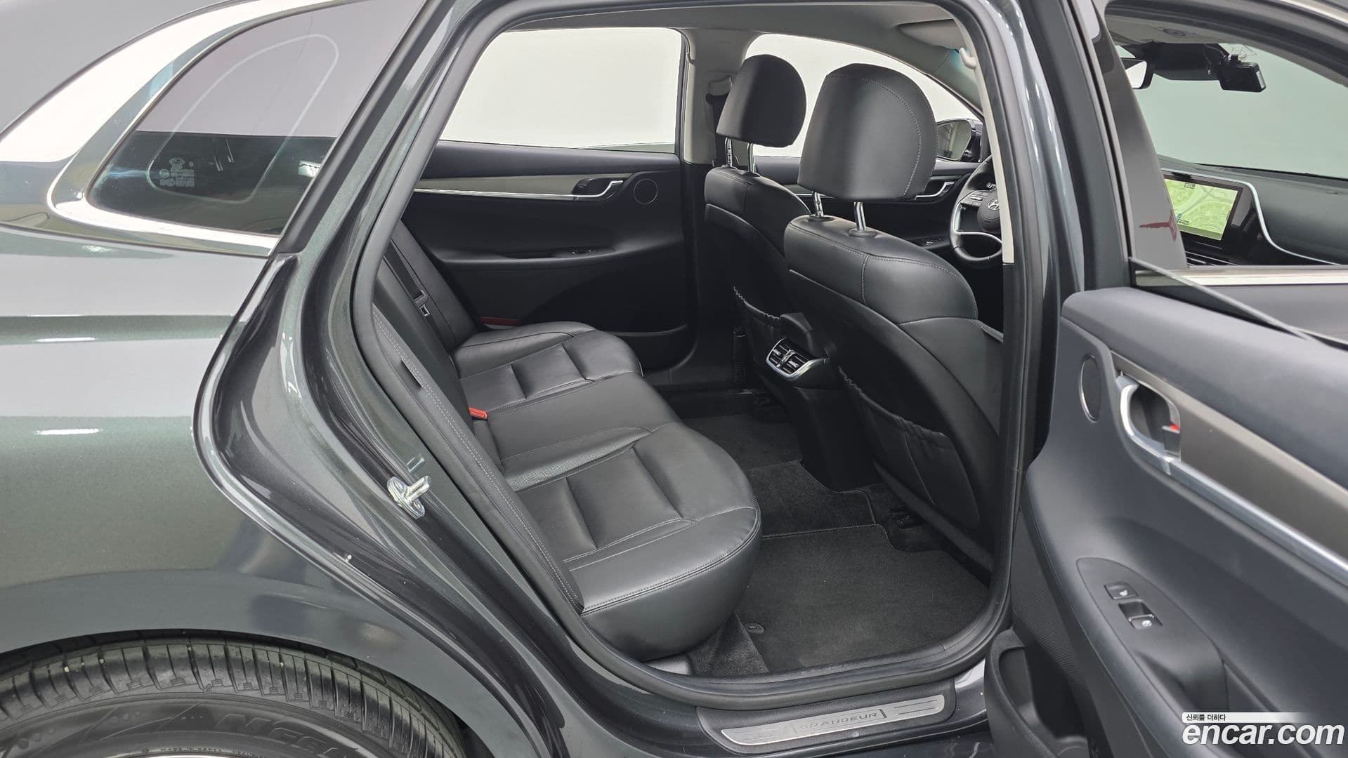 Main__Slider__Photo:Grandeur Hyundai 2021.10-11