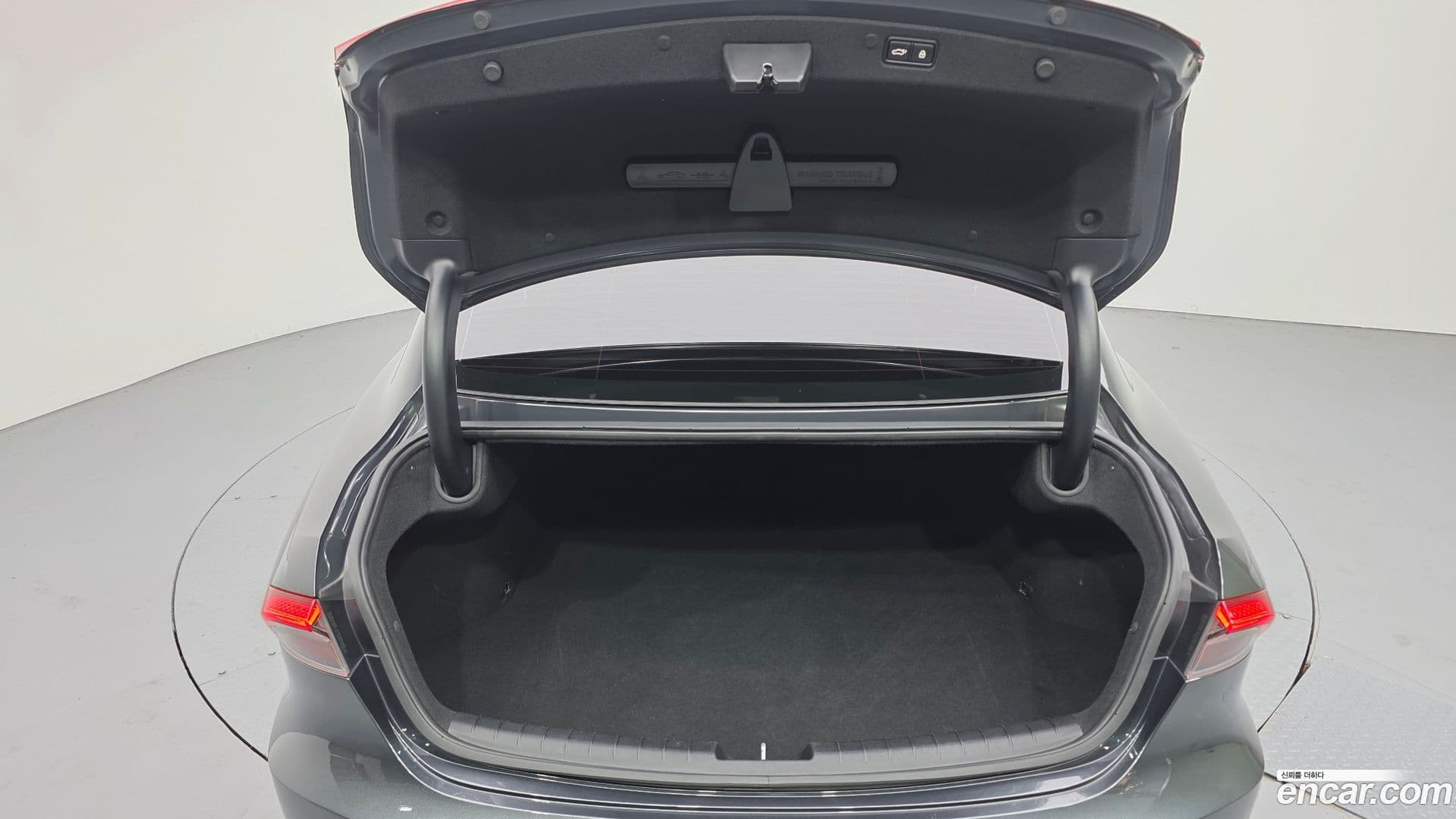 Main__Slider__Photo:Grandeur Hyundai 2021.10-19