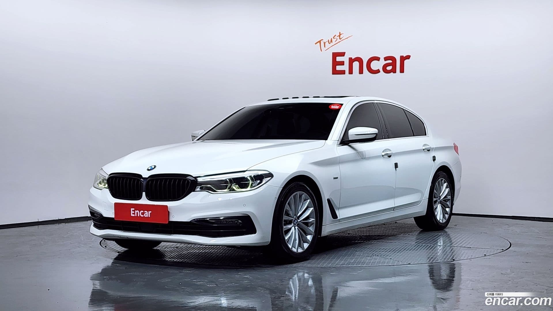 Main__Slider__Photo:5-Series BMW 2018.8-0
