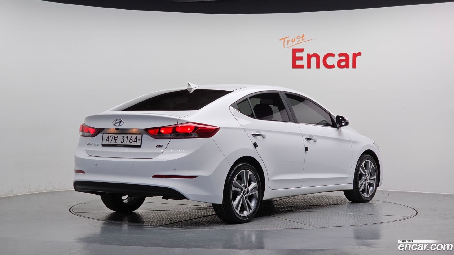 Main__Slider__Photo:AVANTE Hyundai 2016.1-0