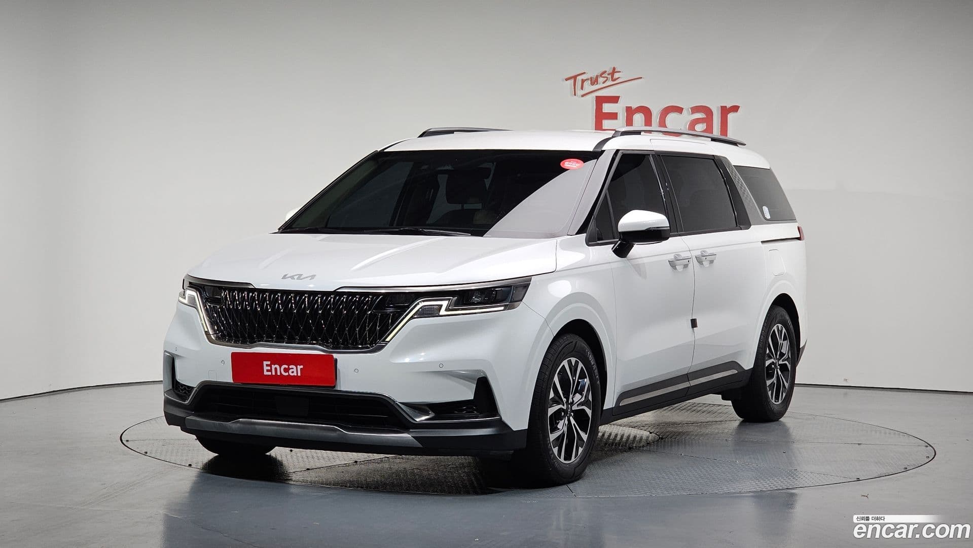 Main__Slider__Photo:Canival Kia 2023.3-0