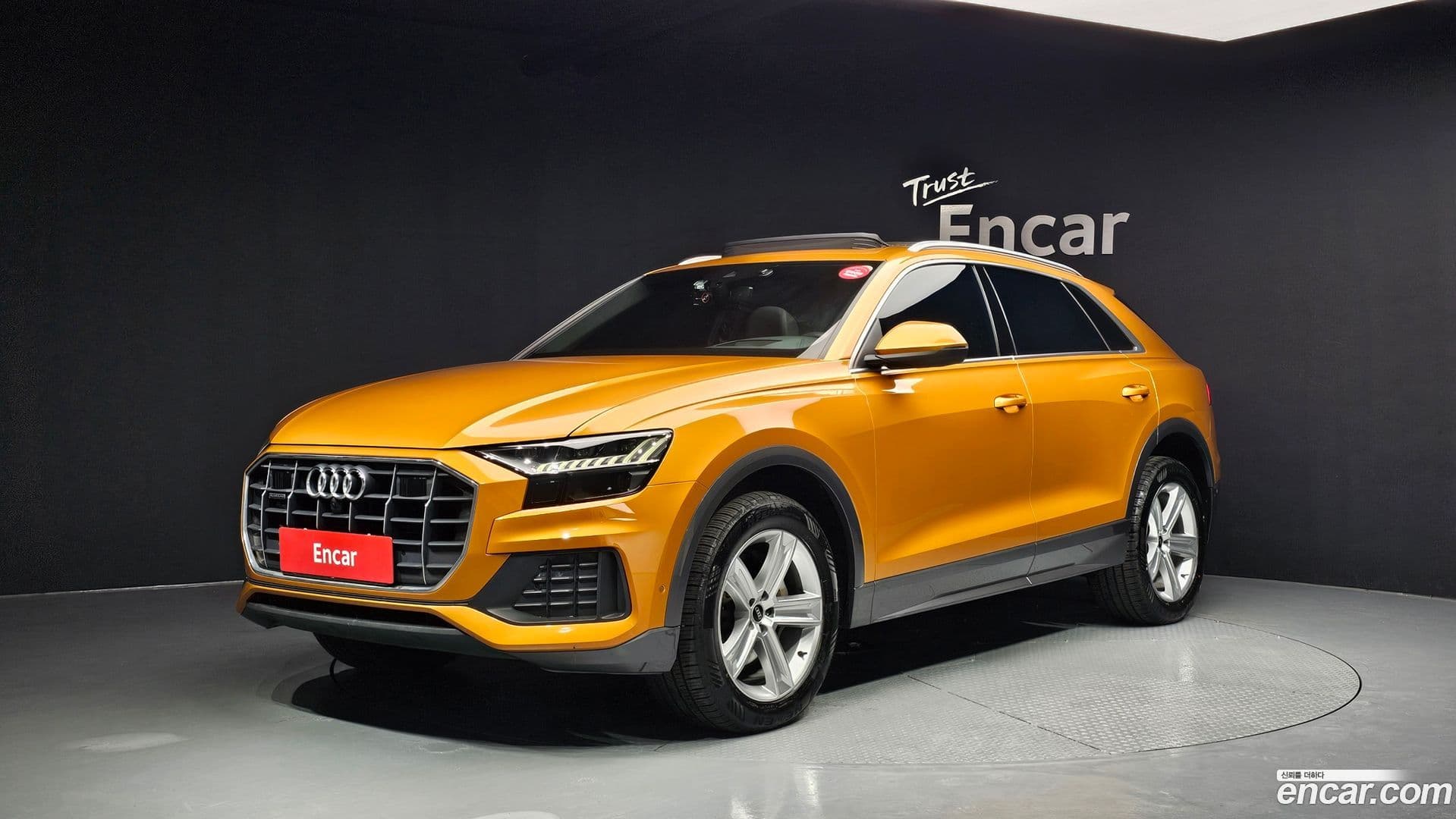 Main__Slider__Photo:Q8 Audi 2021.9-0