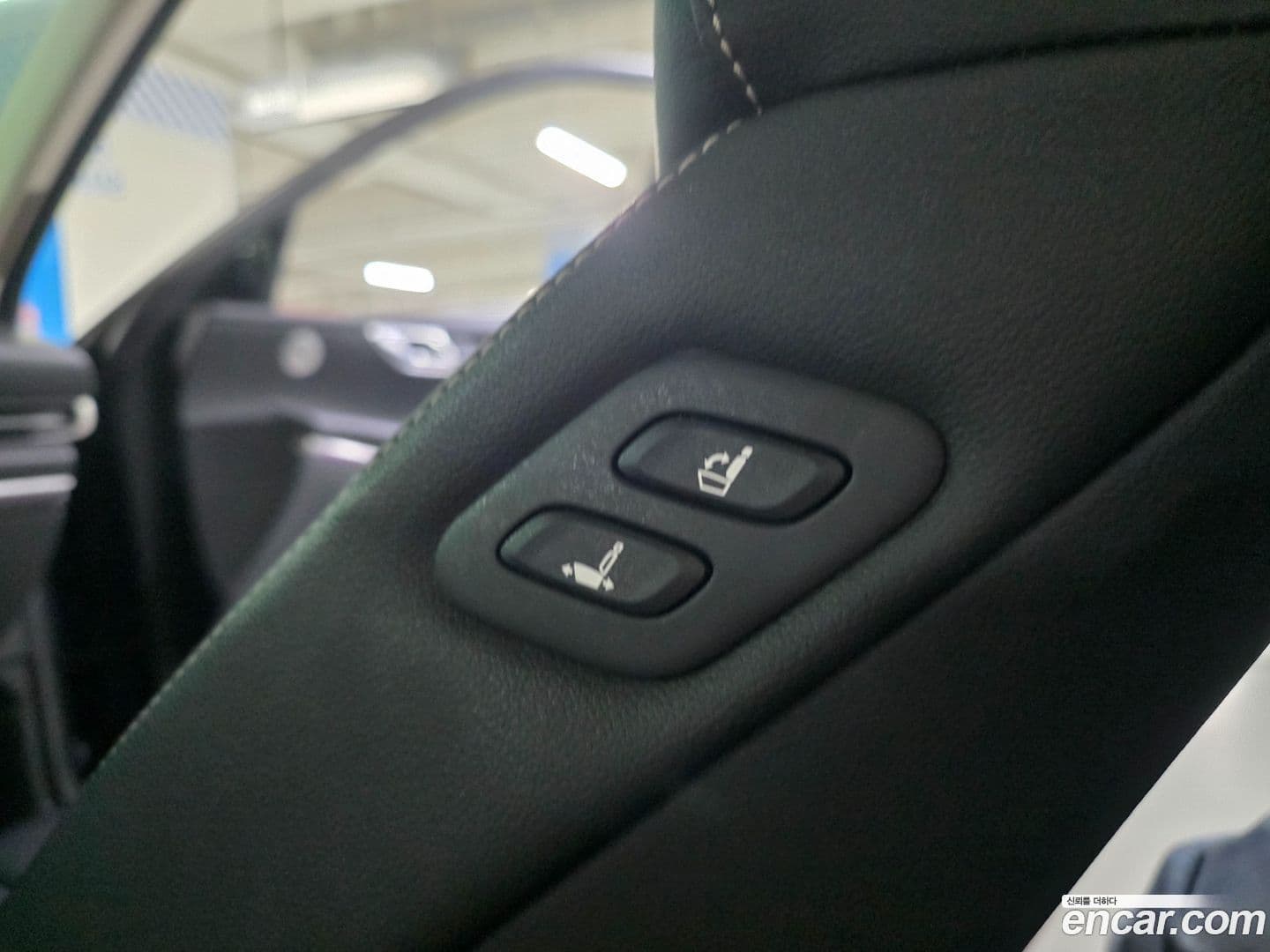 Main__Slider__Photo:GV80 Genesis 2021.10-17