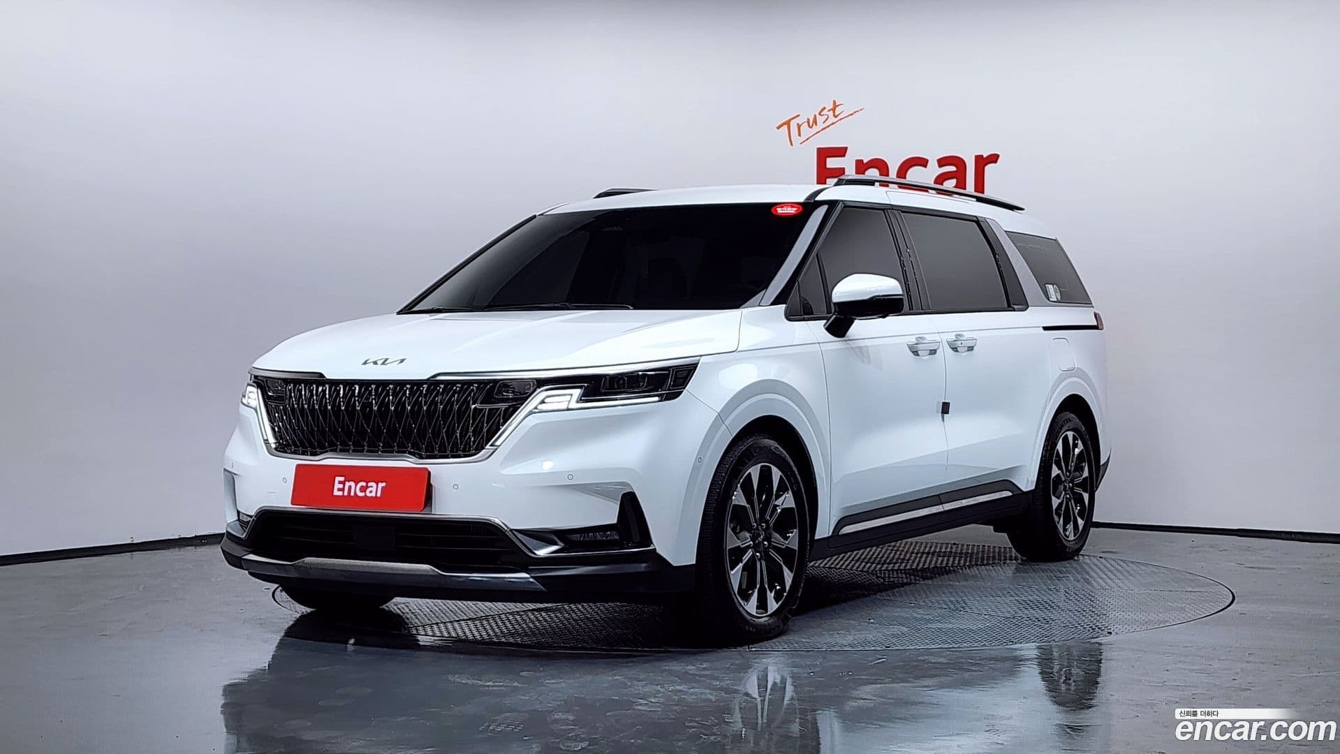 Main__Slider__Photo:Canival Kia 2023.0-0
