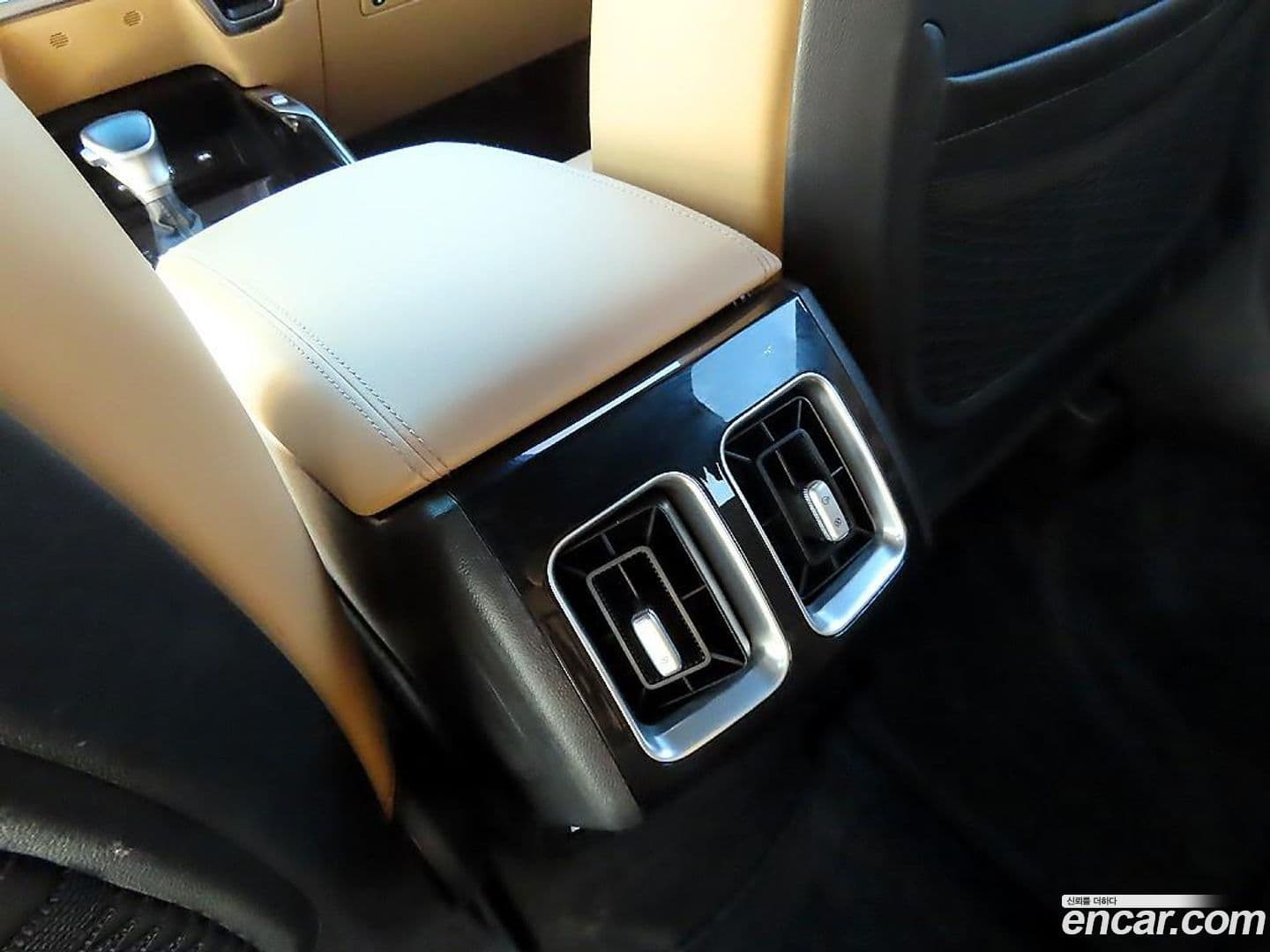 Main__Slider__Photo:Sorento Kia 2021.9-0