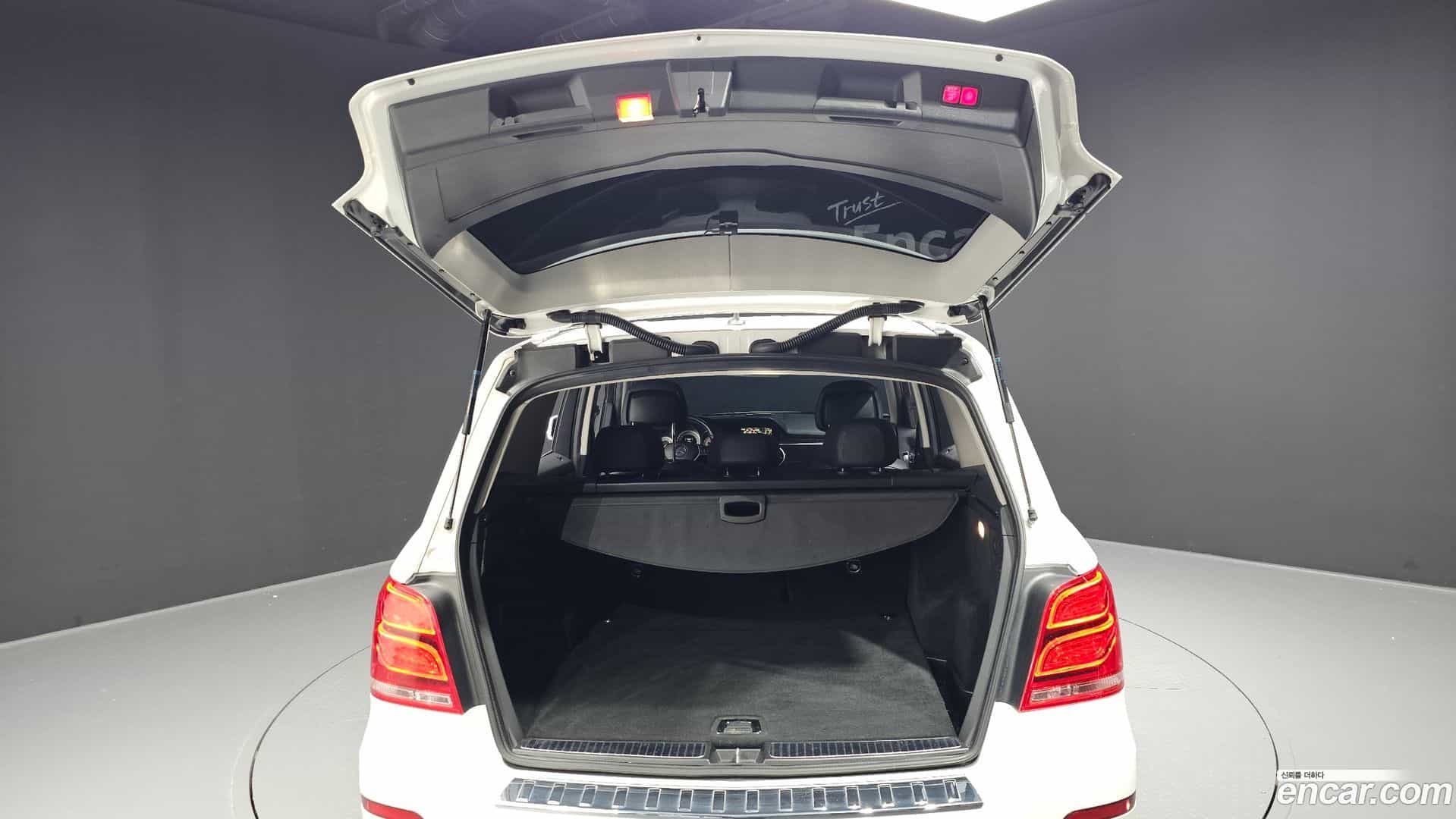 GLK-Class Mercedes-Benz 2015.1-OPTION-024