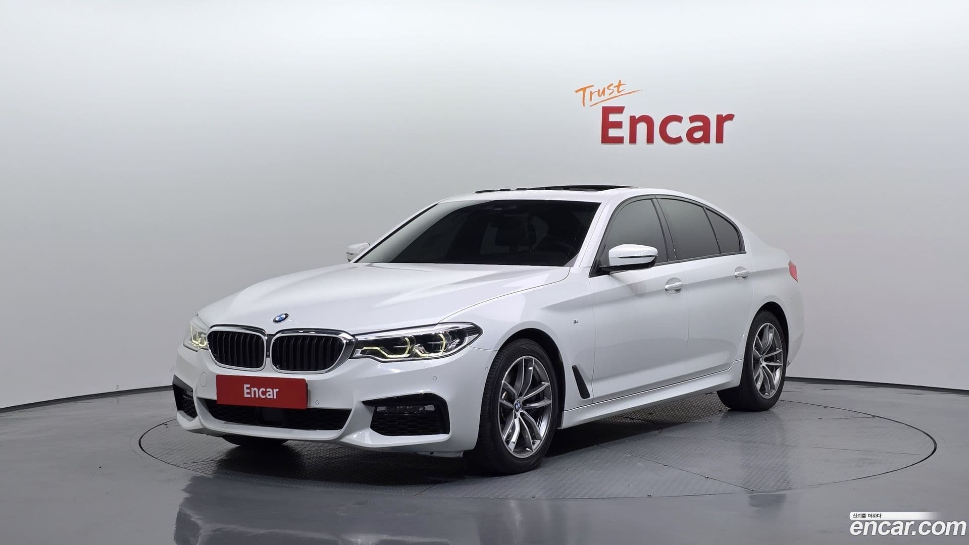 Main__Slider__Photo:5-Series BMW 2017.4-0